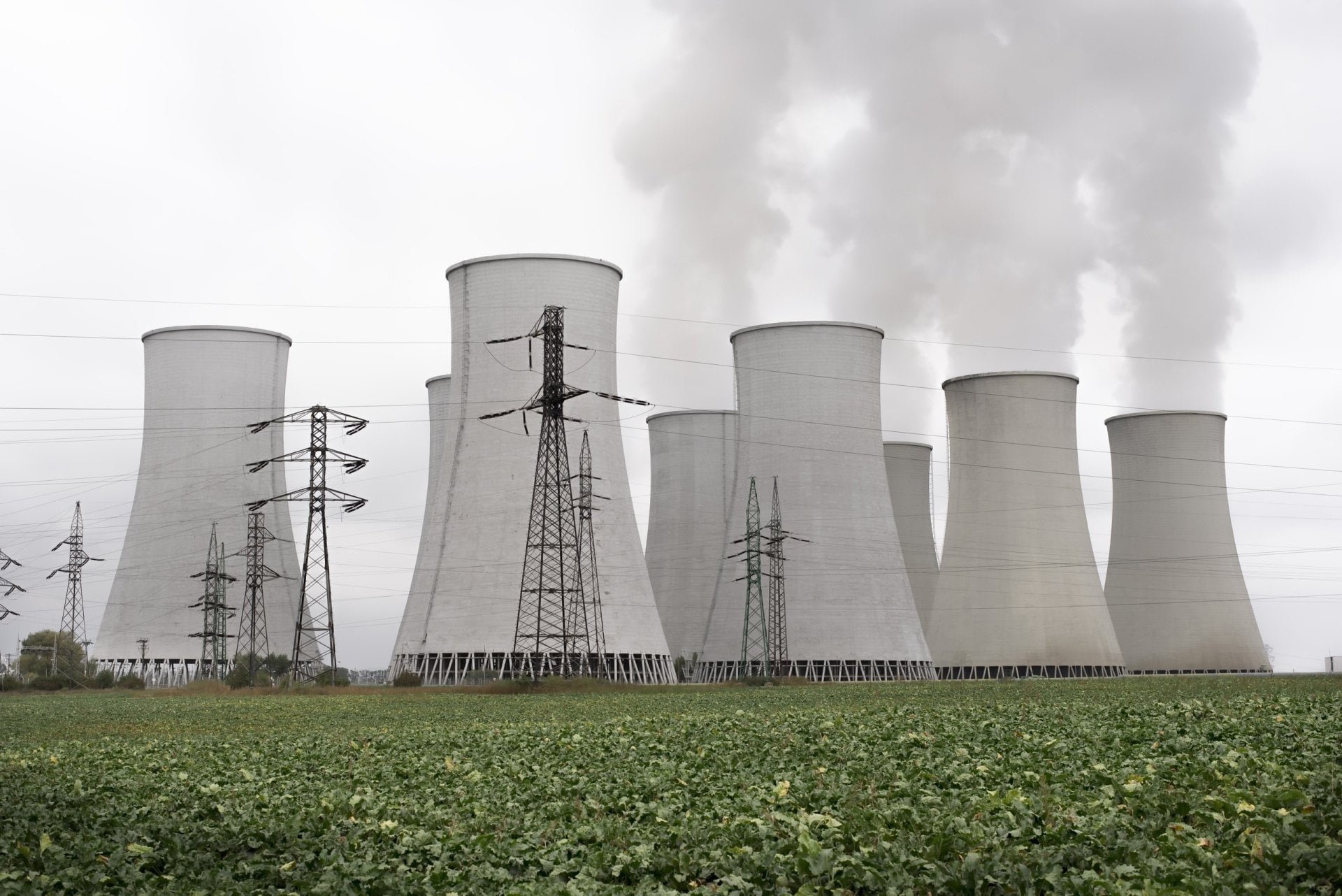 fuel and power generation, factory, cooling tower, sky, power station, Power Plant, smoke - physical structure, air pollution, emitting, environment, outdoors, HD Wallpaper