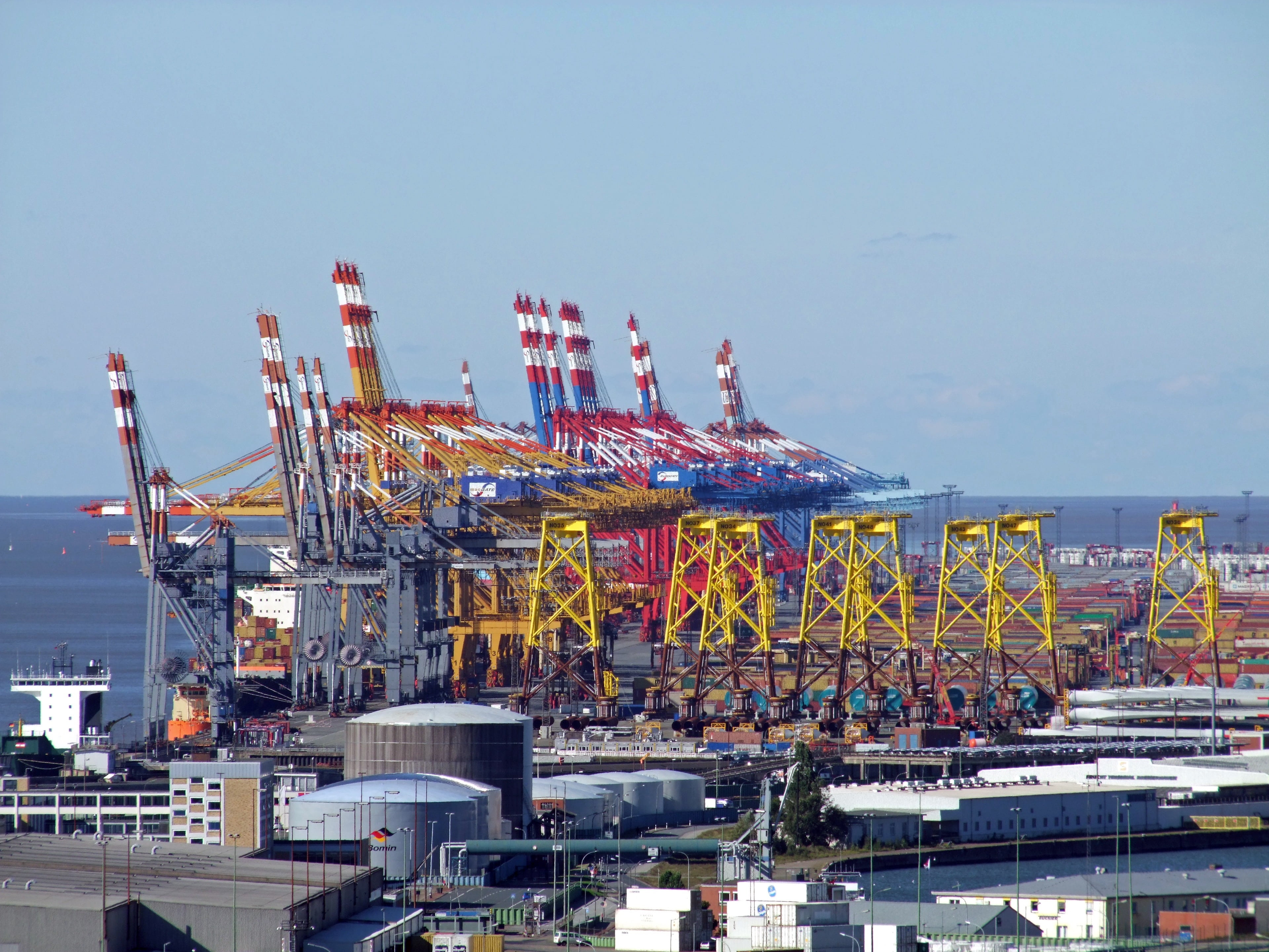 day, machinery, water, sky, building exterior, district, sea, technology, business, industrial, ship, 4K, mode of transportation, port, industry, daytime, HD Wallpaper