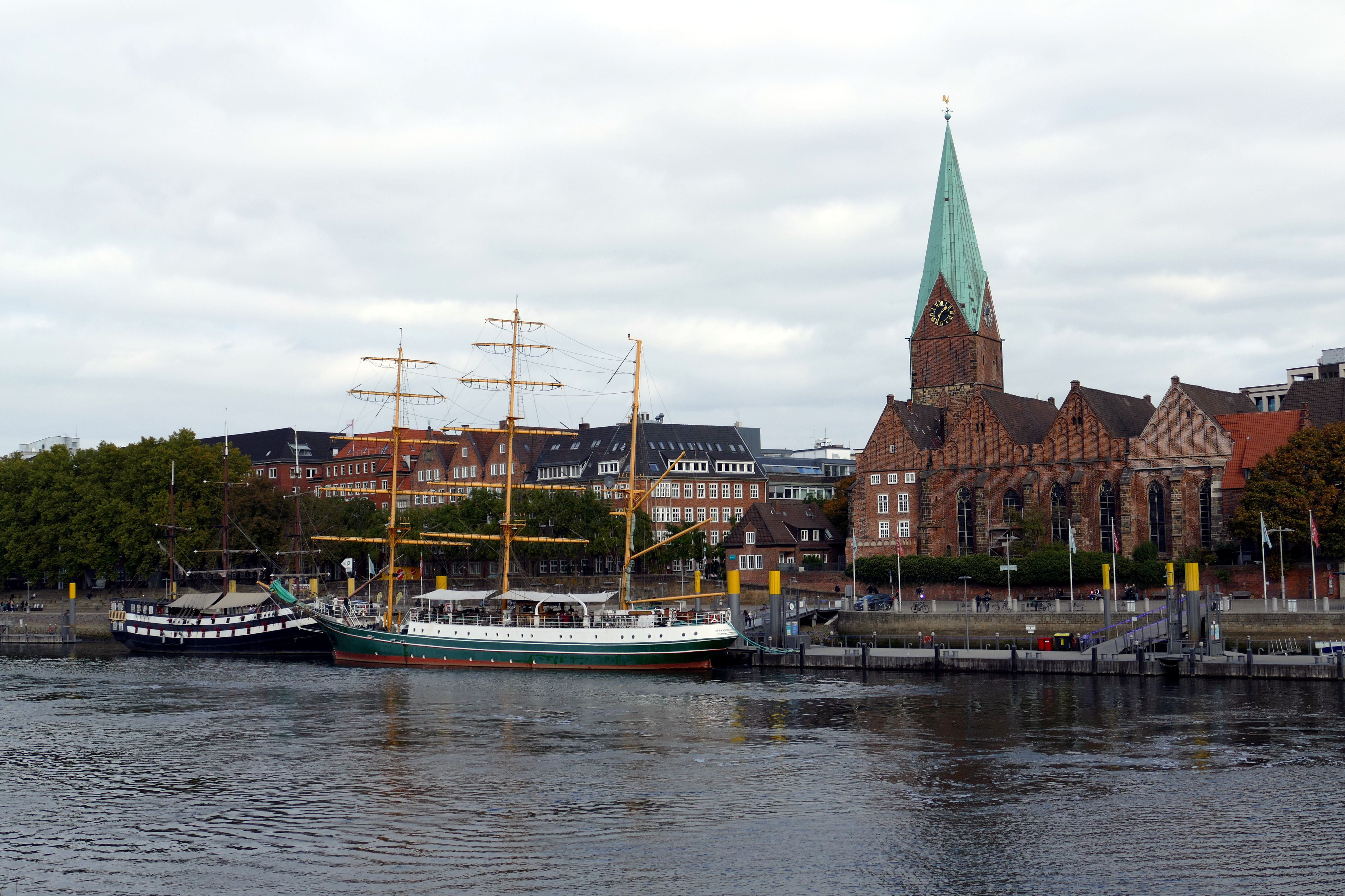 sky, sailing vessel, nature, cloud - sky, tower, sailboat, waterfront, architecture, transportation, travel, church, historic center, brick, built structure, HD Wallpaper