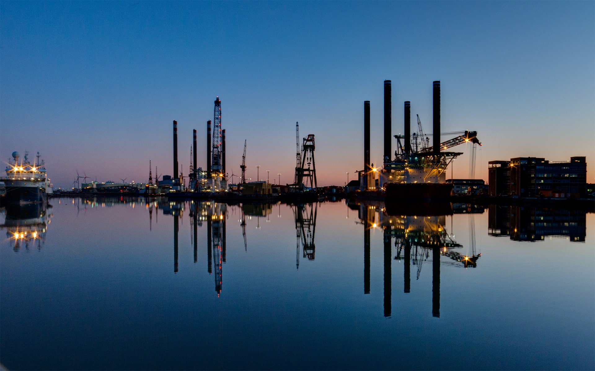 fuel and power generation, industry, standing water, night, illuminated, no people, nature, fossil fuel, built structure, outdoors, oil industry, waterfront, HD Wallpaper