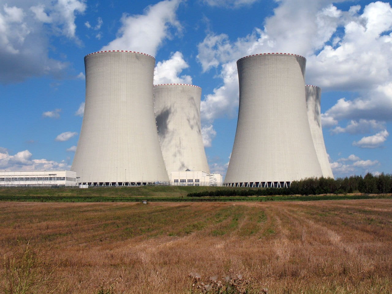 tower, electric, cooling, fuels, fossil, industry, chimney, sky, built structure, nature, architecture, concrete, factory, green, surrounded, power, smoke - physical structure, HD Wallpaper