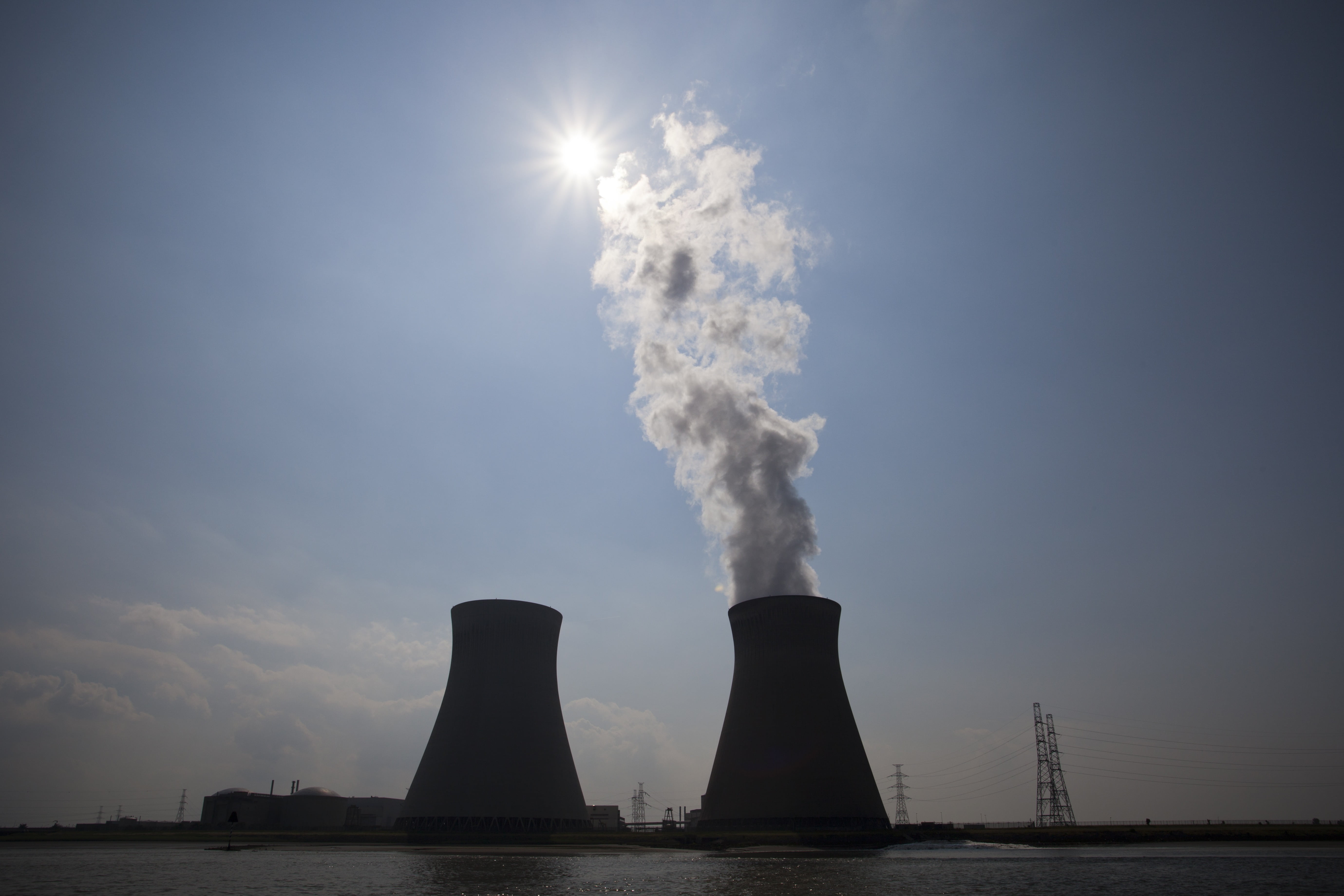 day, building exterior, sea, environment, outdoors, 5K, daytime, environmental issues, central, water, cooling tower, plant, no people, emitting, nuclear, HD Wallpaper