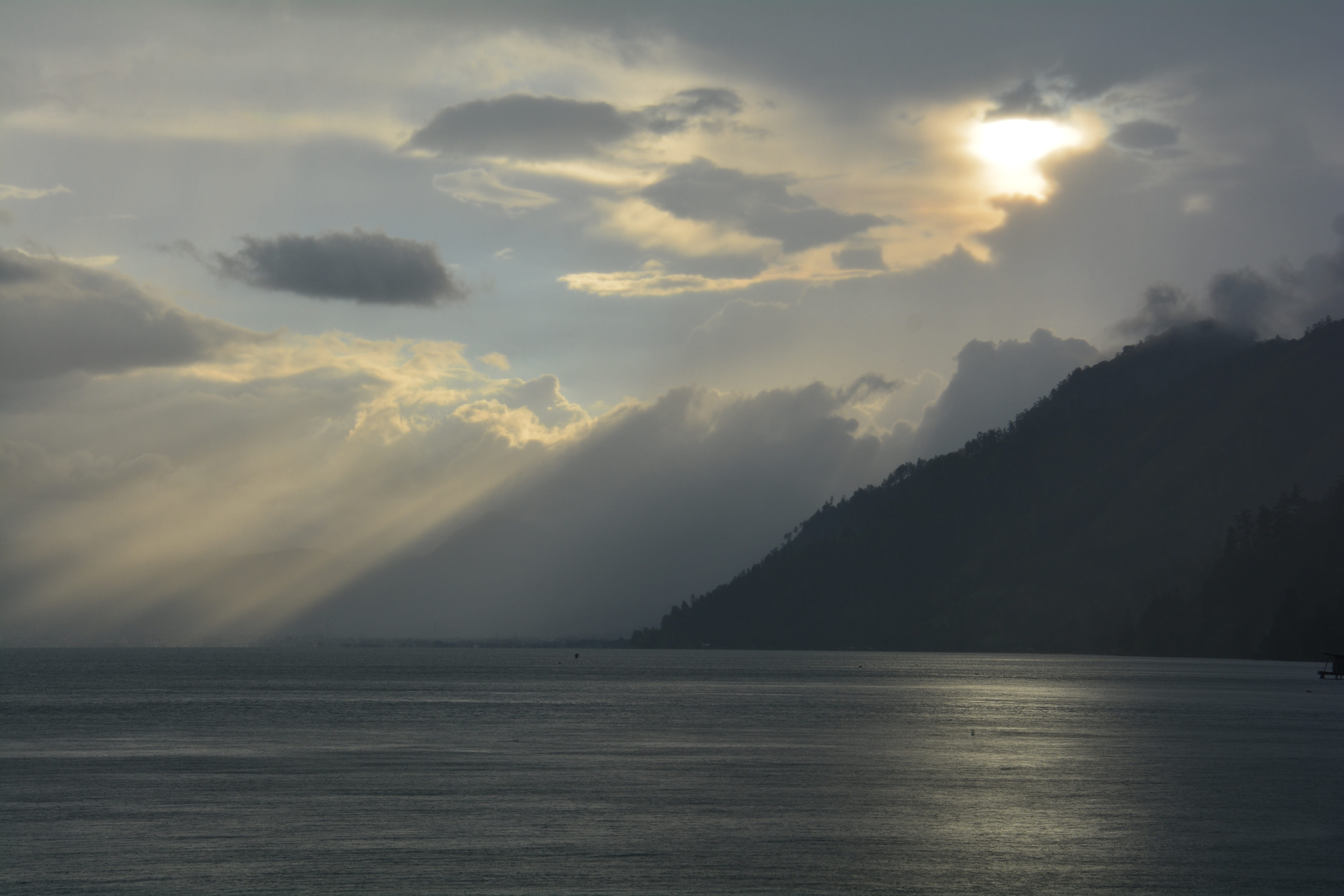mountain, takengon, sunbeam, outdoors, tranquility, 5K, cloud - sky, scenics - nature, idyllic, streaming, indonesia, sea, danau laut tawar, non-urban scene, HD Wallpaper