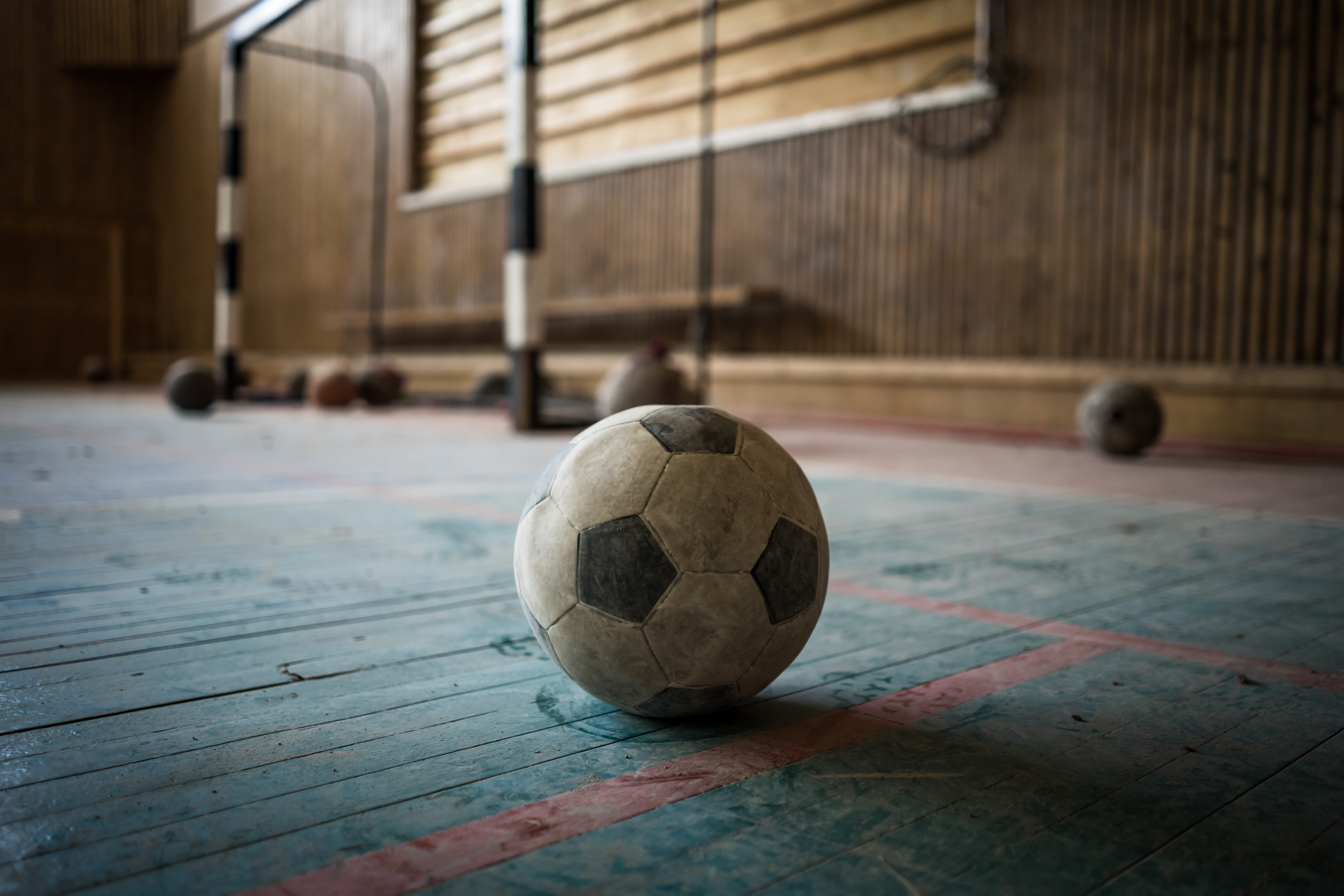 still life, surface, flooring, dirt, gym, football, floor, single object, sports equipment, dust, lost place, gymnasium, old, tennis, sport, soccer ball, HD Wallpaper