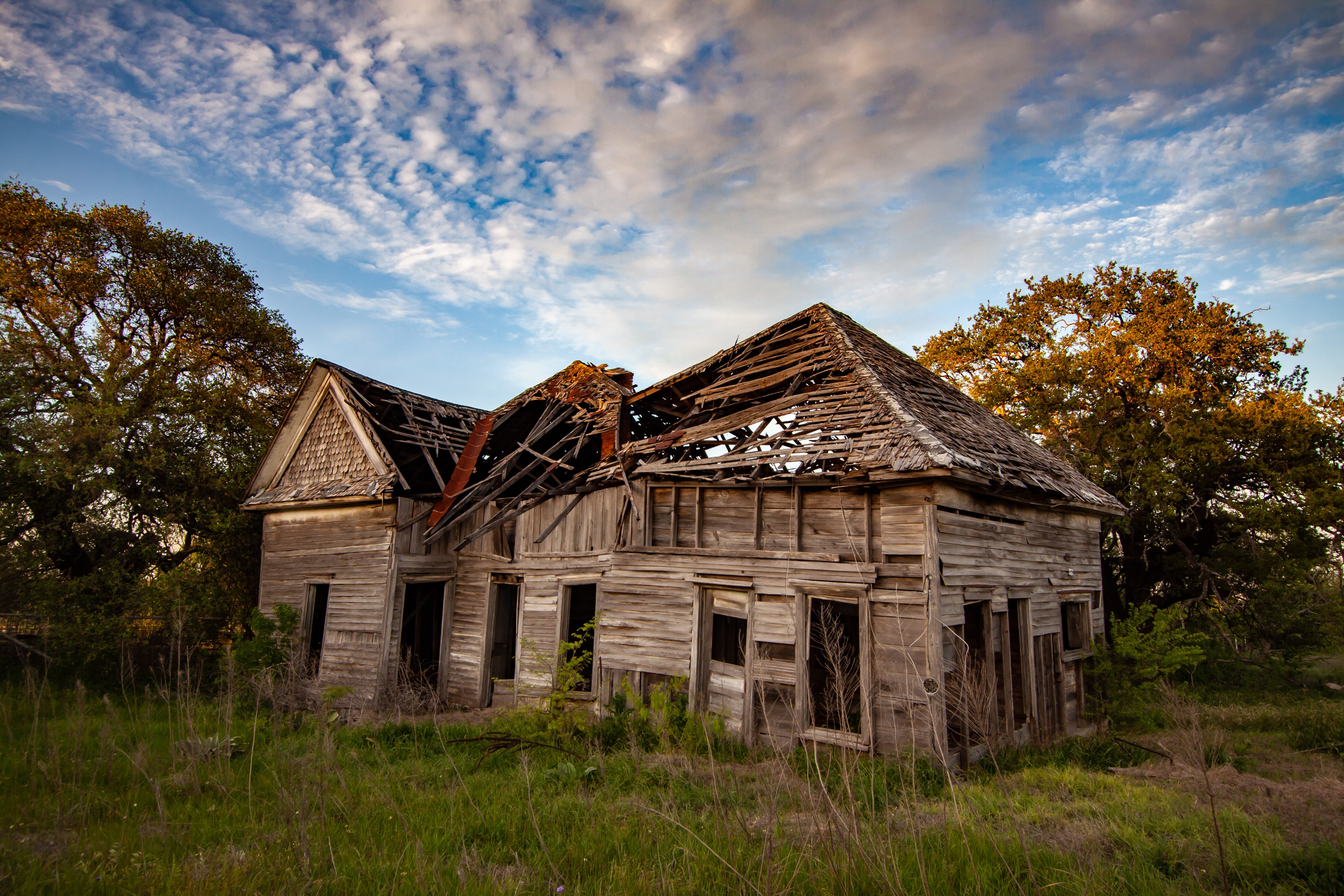 land, vintage, low angle view, plant, building, no people, old, built structure, architecture, house, abandoned, country, tree, outdoors, ruined, wooden, HD Wallpaper