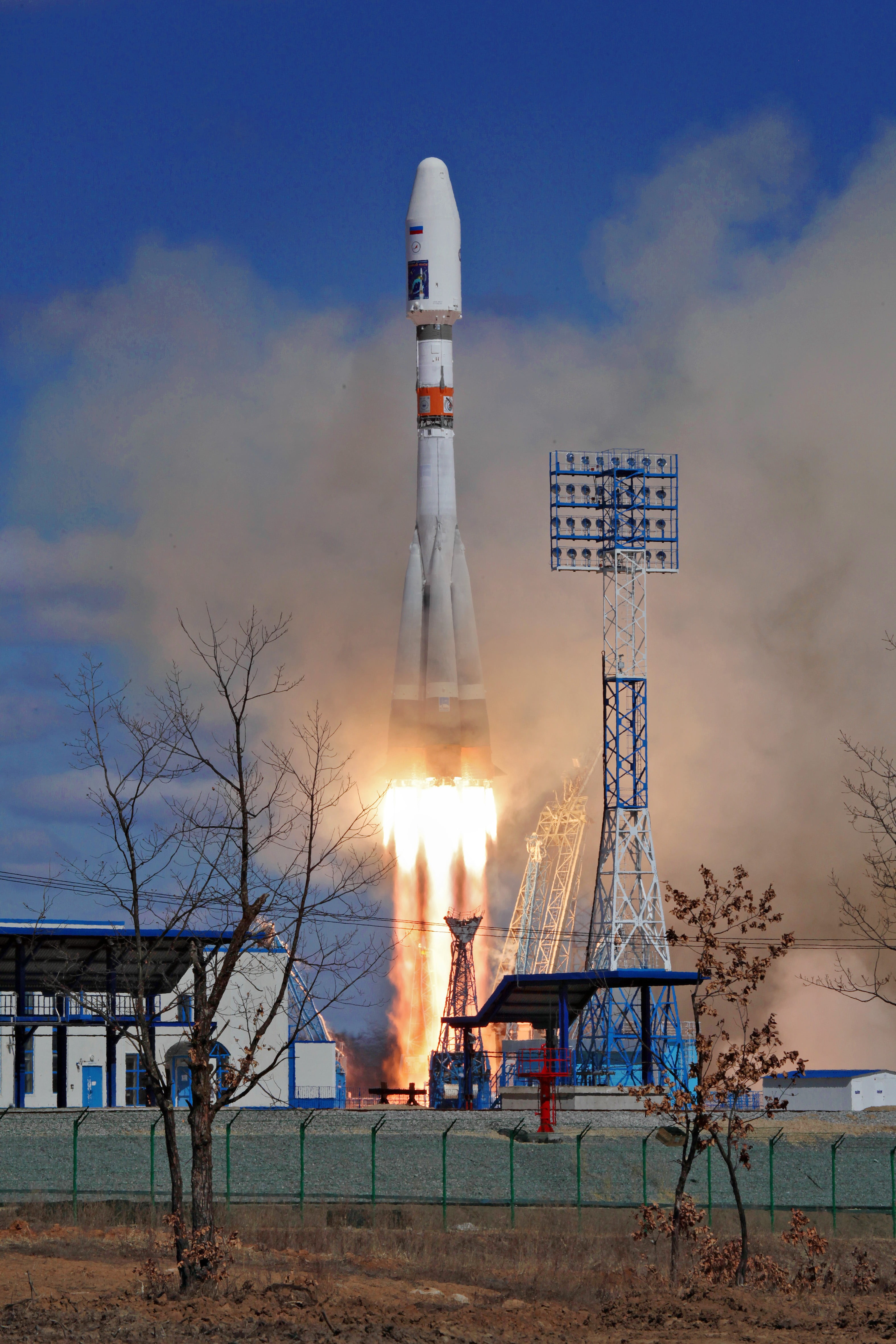 water, science, smoke - physical structure, industry, technology, rocket, nature, Vostochny Cosmodrome, motion, outdoors, Soyuz, sky, Roscosmos, air vehicle, Phone HD Wallpaper