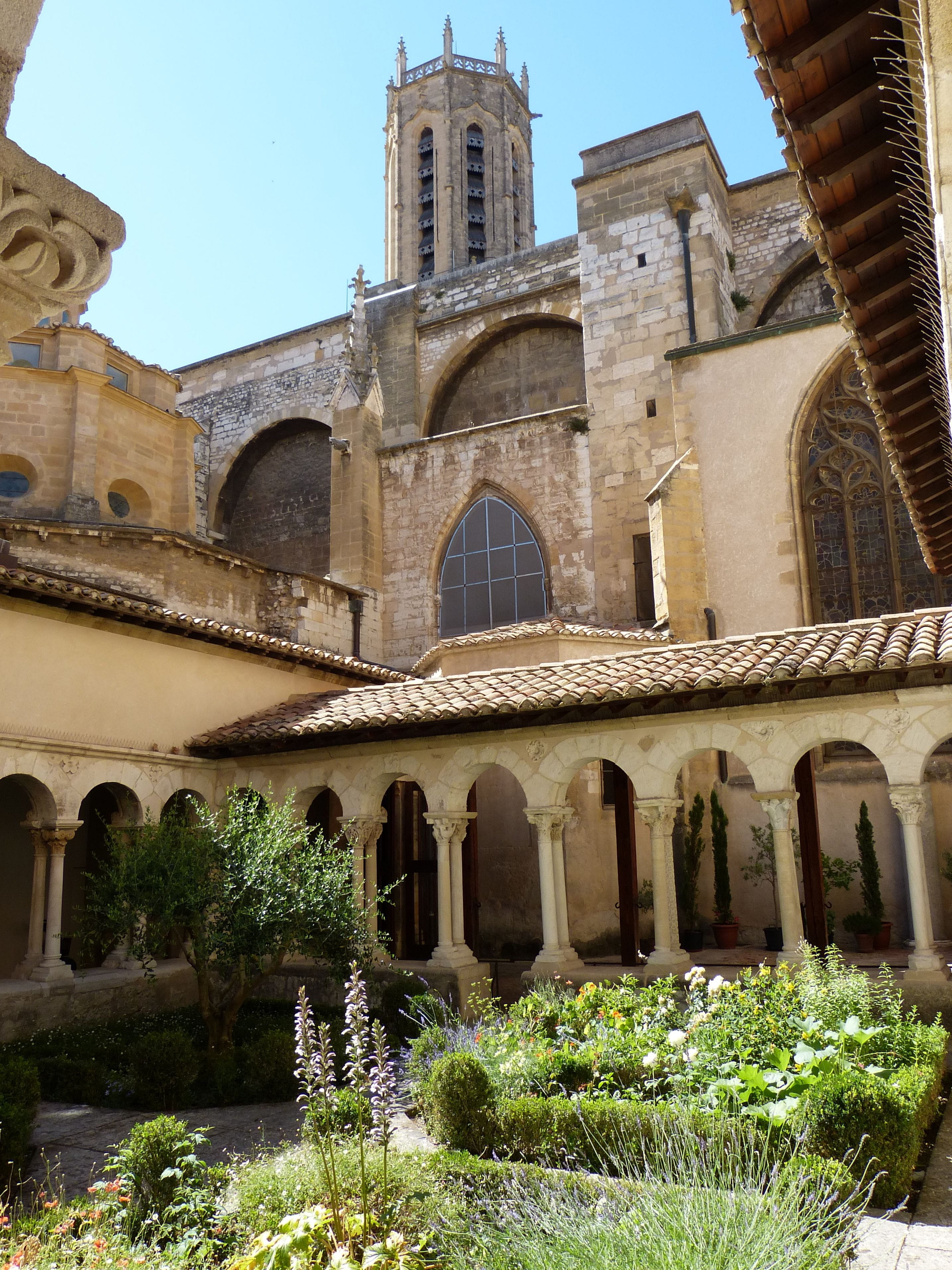 cathedral, abbey, church, architectural column, travel destinations, old, 2K, ancient, day, tourism, cloister, garden, sky, history, travel, historically, Phone HD Wallpaper