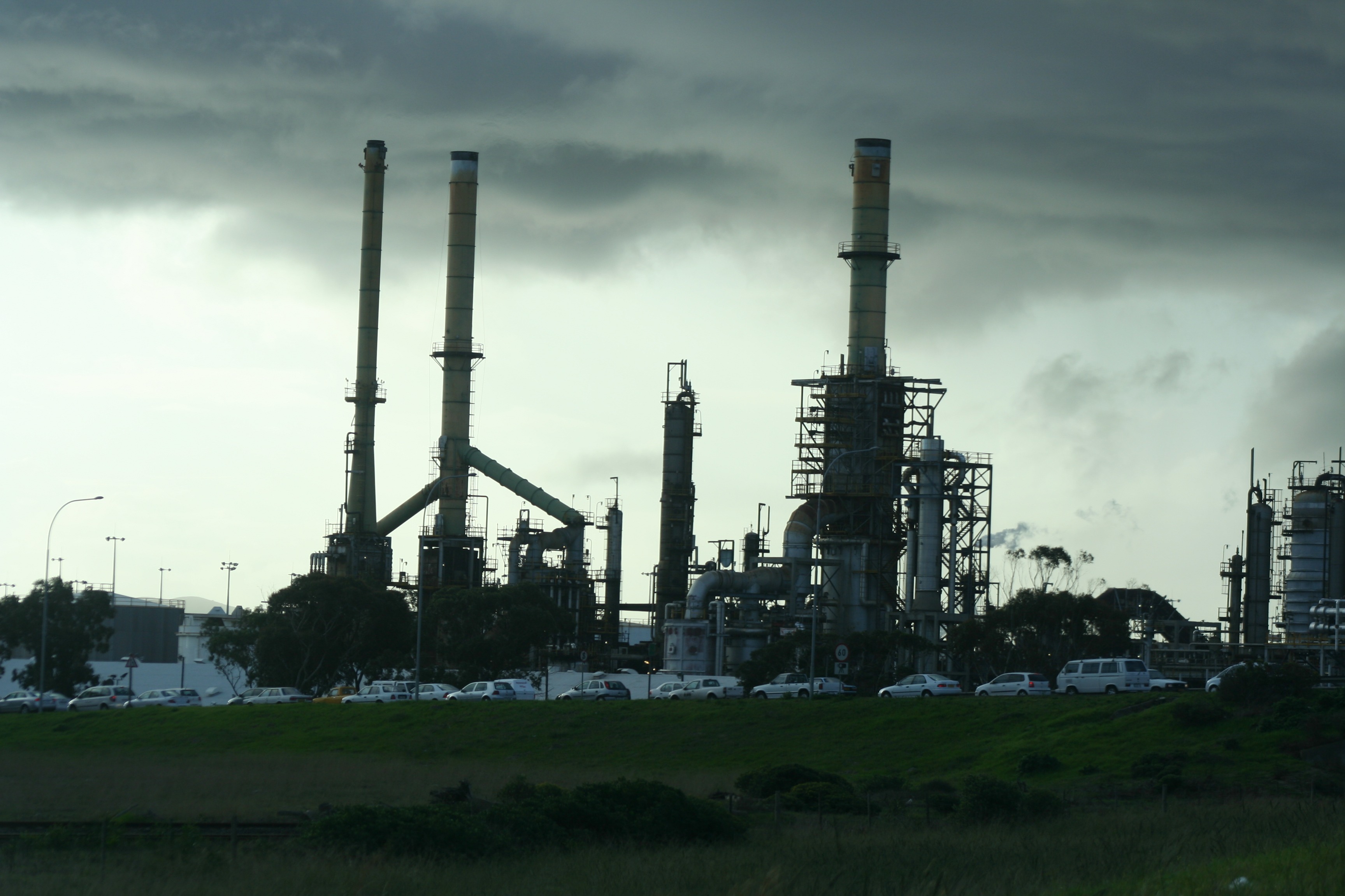 day, petrochemical, 2K, outdoors, environmental issues, grass, air pollution, sky, nature, industry, fuel and power generation, architecture, cloud - sky, HD Wallpaper