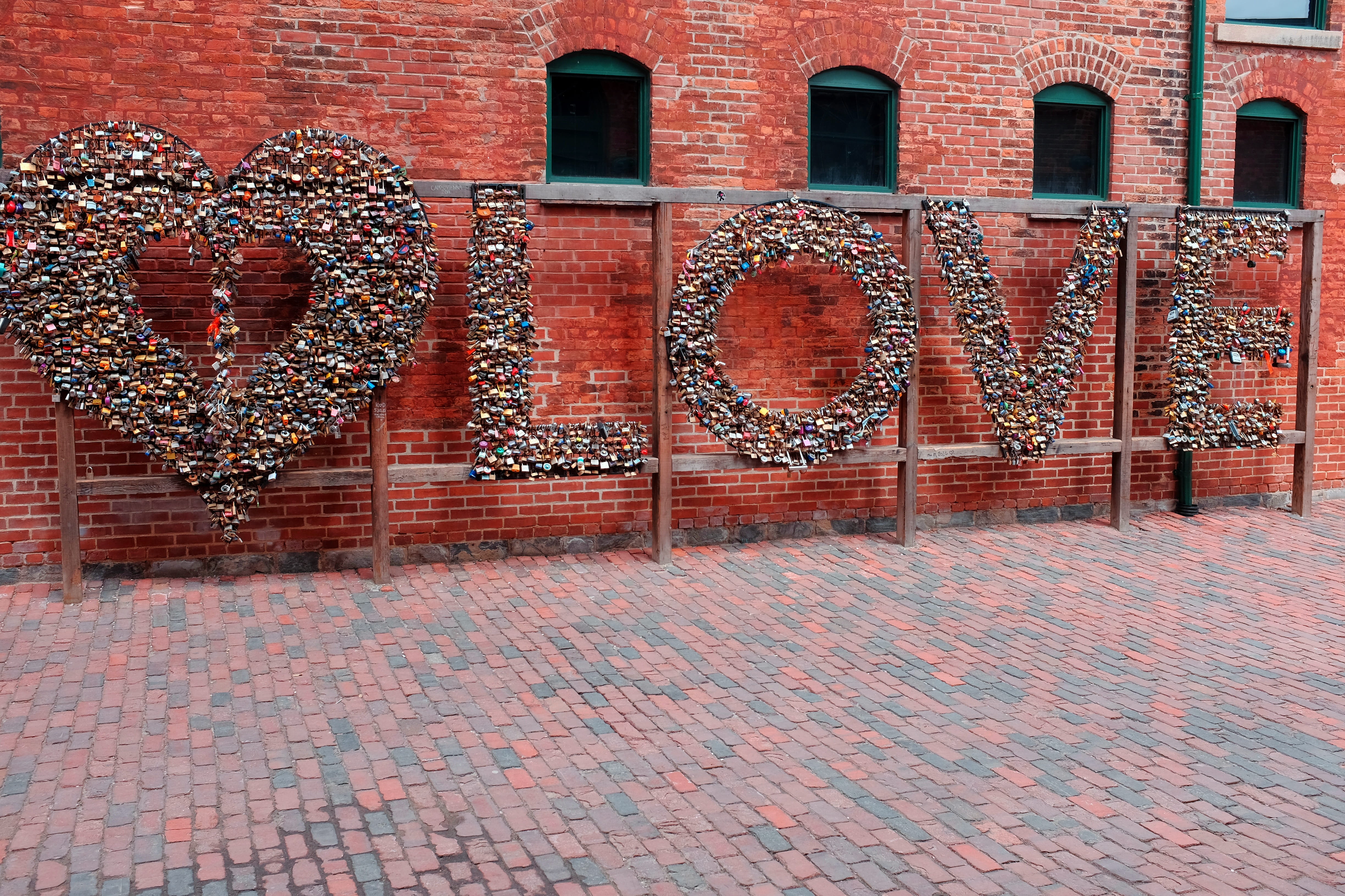 toronto, wall, emotion, communication, building, positive emotion, brick, architecture, no people, wall - building feature, pattern, footpath, heart shape, HD Wallpaper