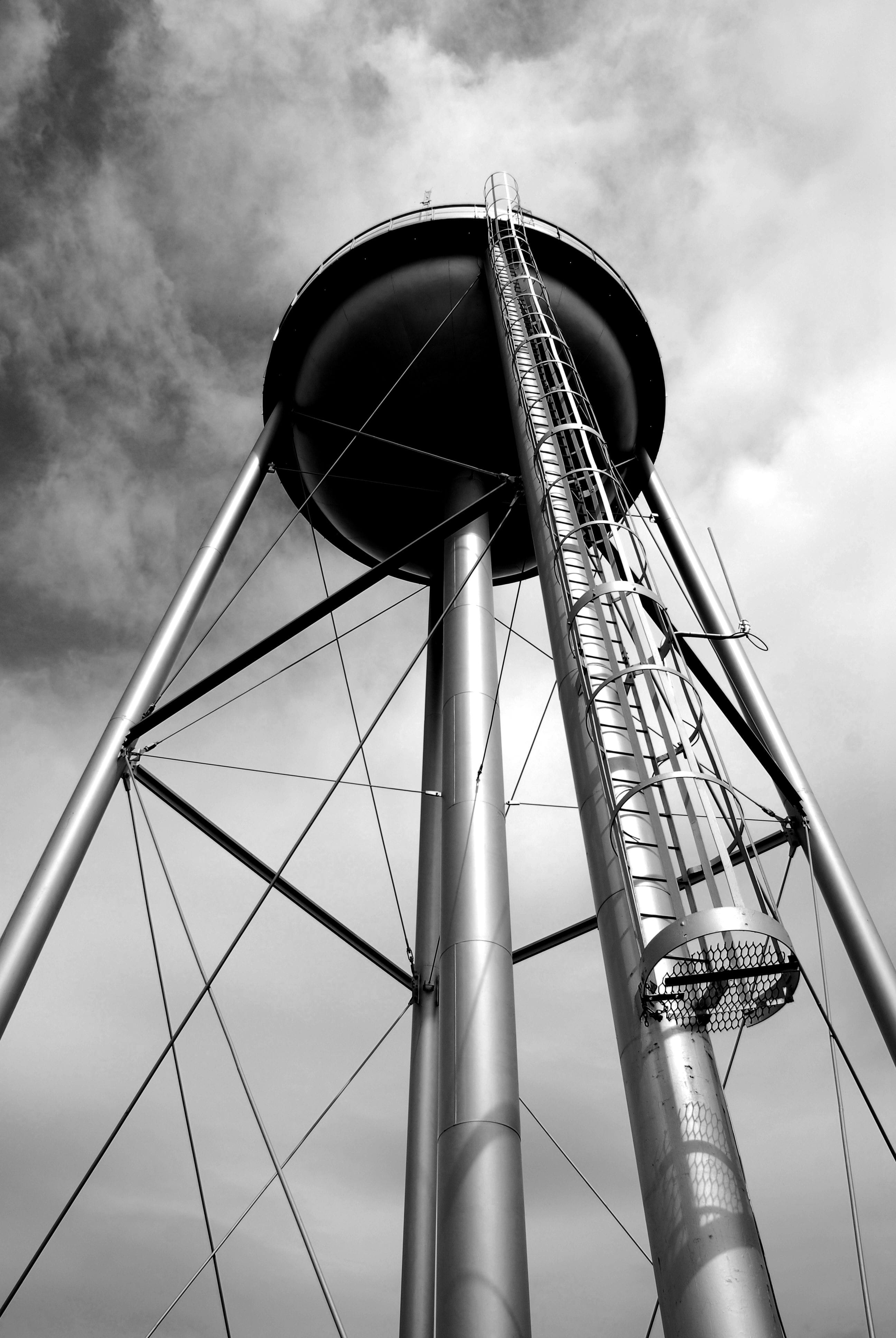 high, outdoors, tall - high, metal, sky, industry, storage, architecture, amusement park ride, overcast, fairground, structure, tank, city, no people, tall, Phone HD Wallpaper