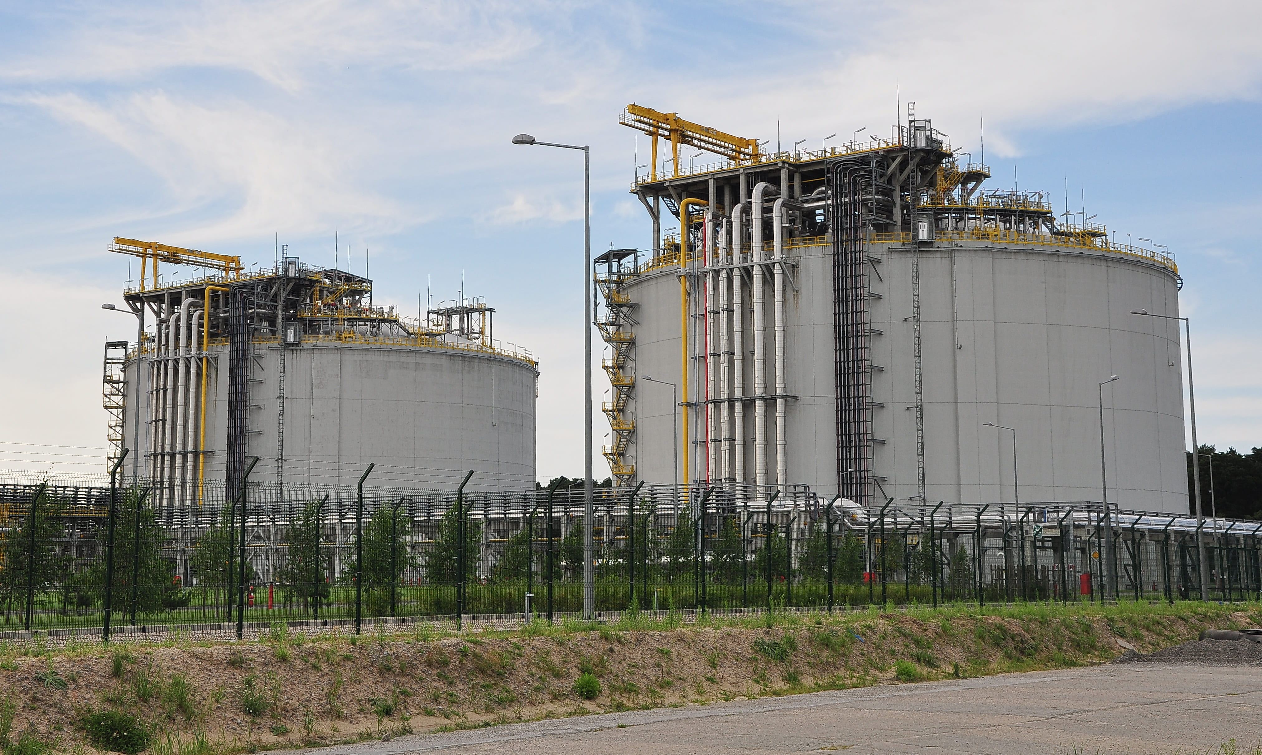 świnoujście, gas supplies, factory, storage compartment, container, natural gas, storage tank, architecture, fuel and power generation, oil, diversification, HD Wallpaper