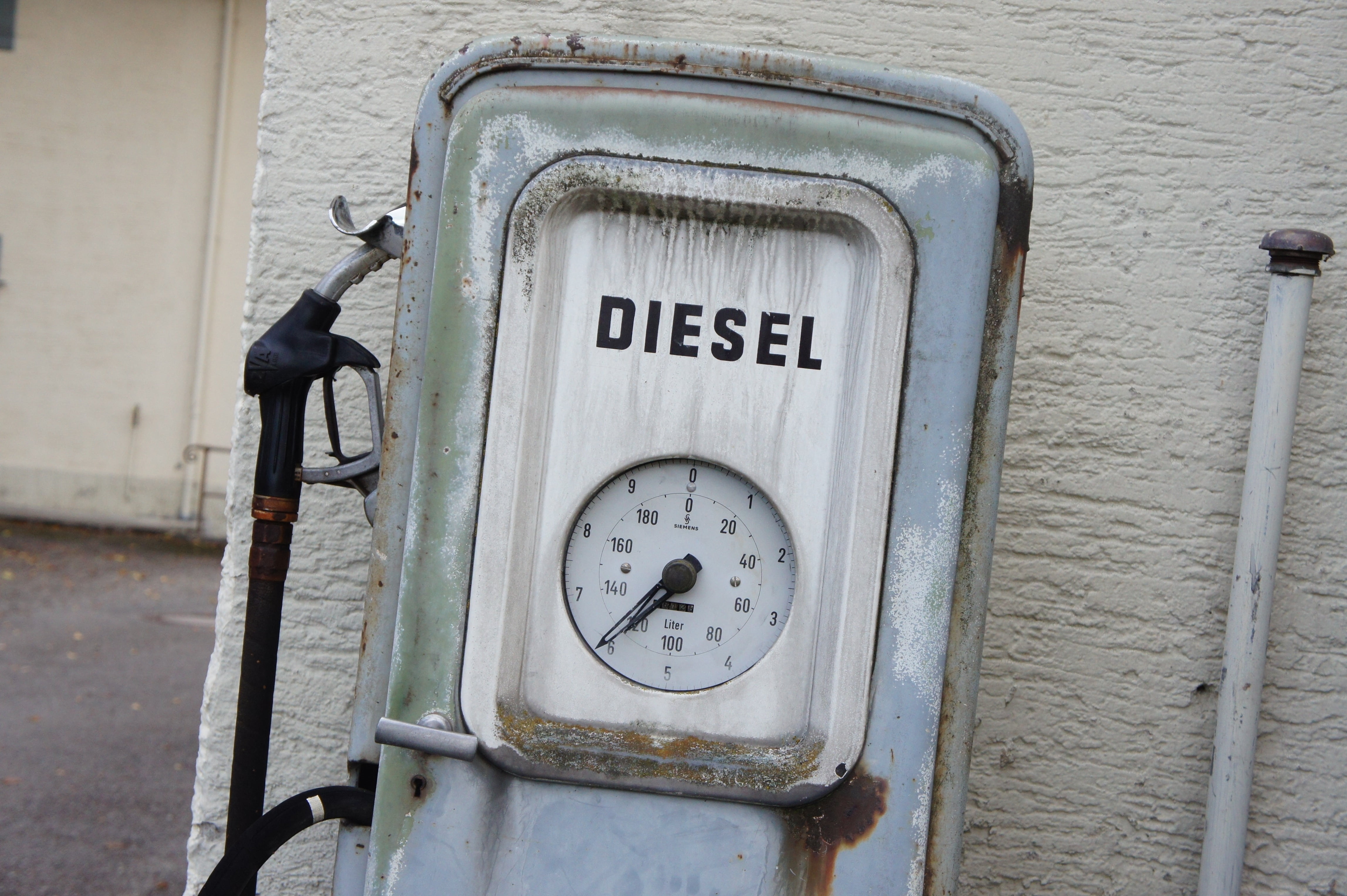 building exterior, 4K, historically, old, text, fuel pump, meter - instrument of measurement, instrument of measurement, refueling, refuel, electrical component, HD Wallpaper