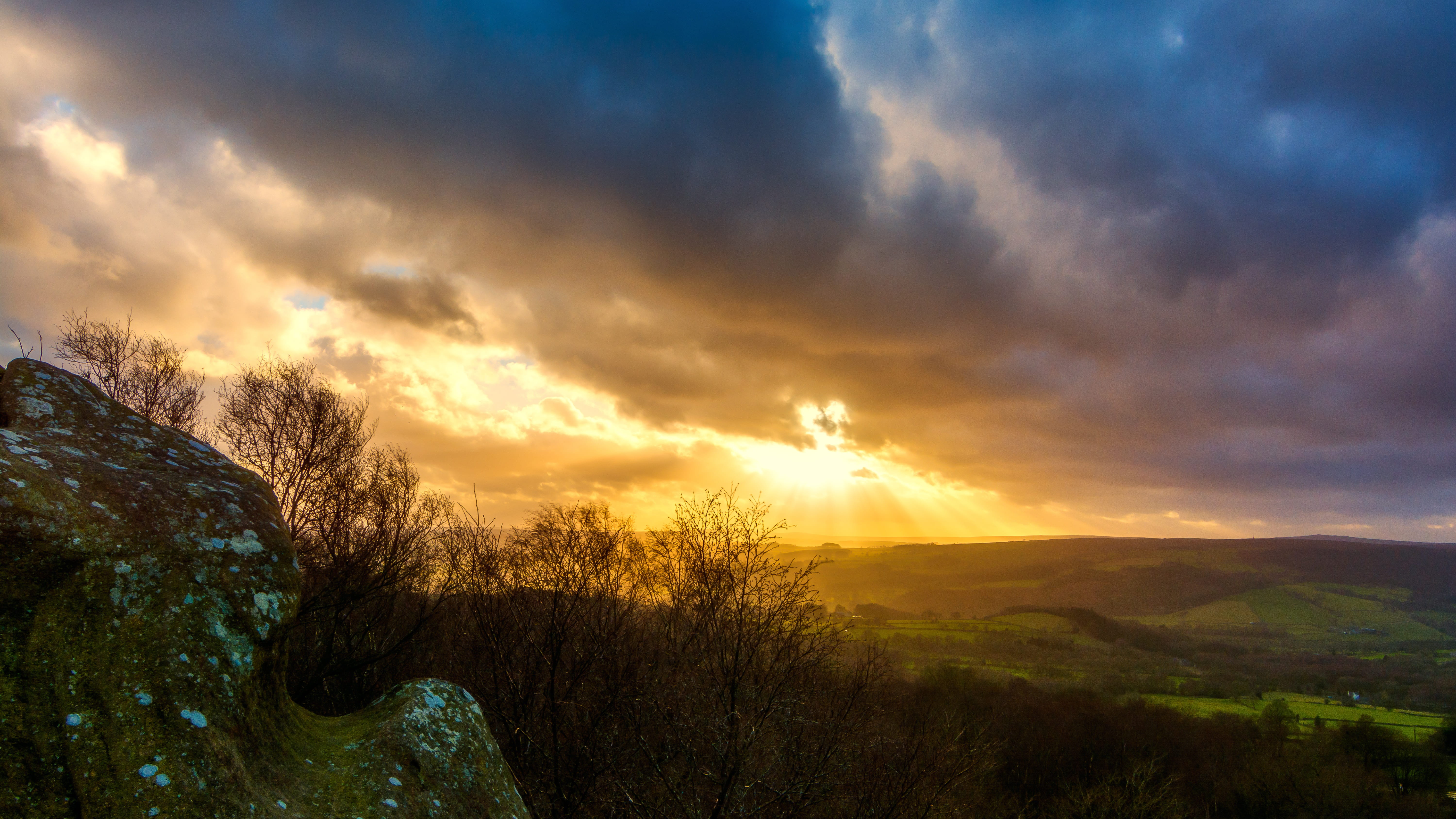 lone tree, god rays, pateley bridge, no people, dramatic, england, grit stone, sundown, bright, sun, britain, historic, drama, landscape, shafts of light, HD Wallpaper
