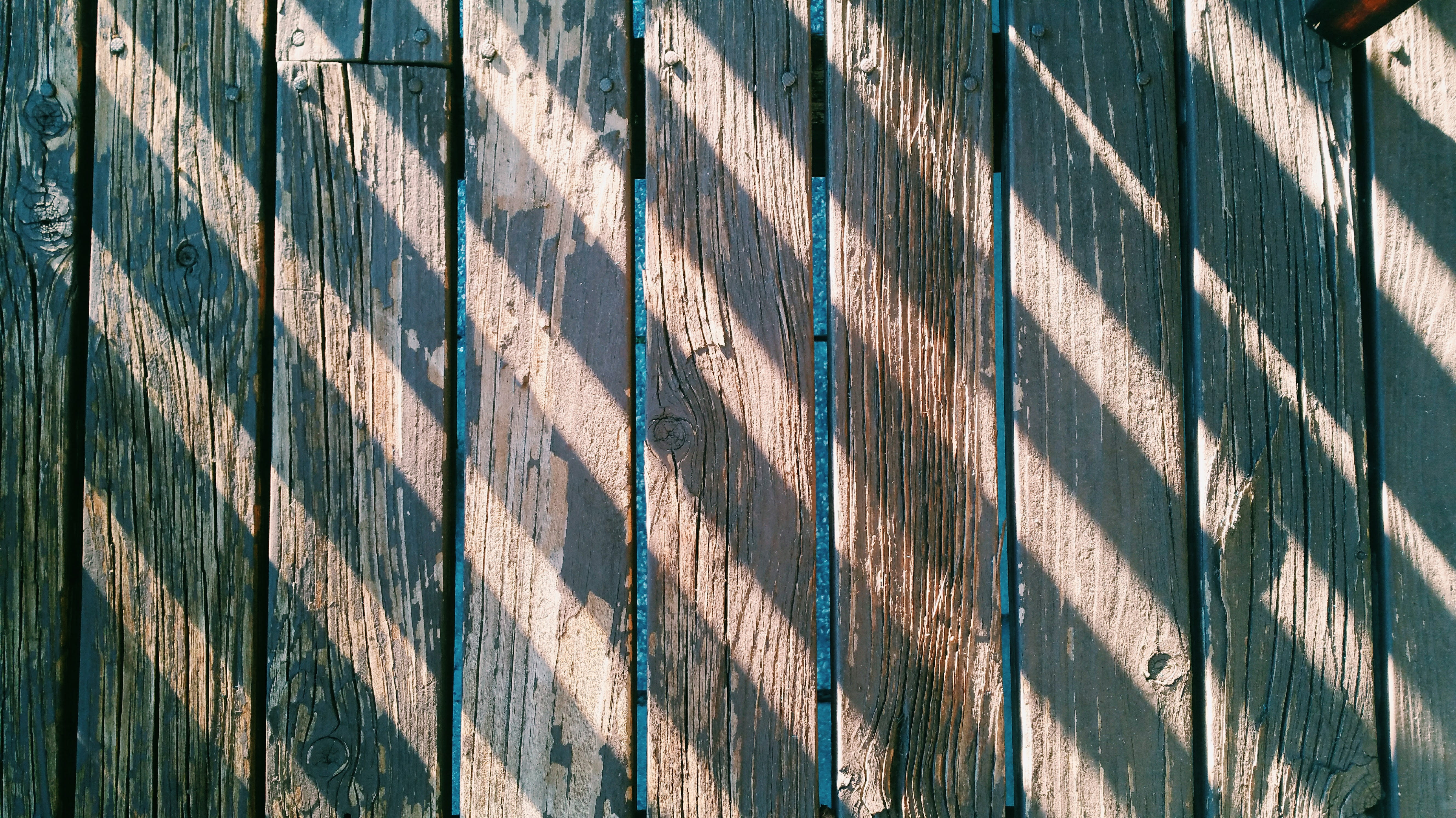 full frame, no people, building exterior, nature, wall, built structure, wood - material, backgrounds, textured, concrete, sunlight, shafts of light, close-up, HD Wallpaper