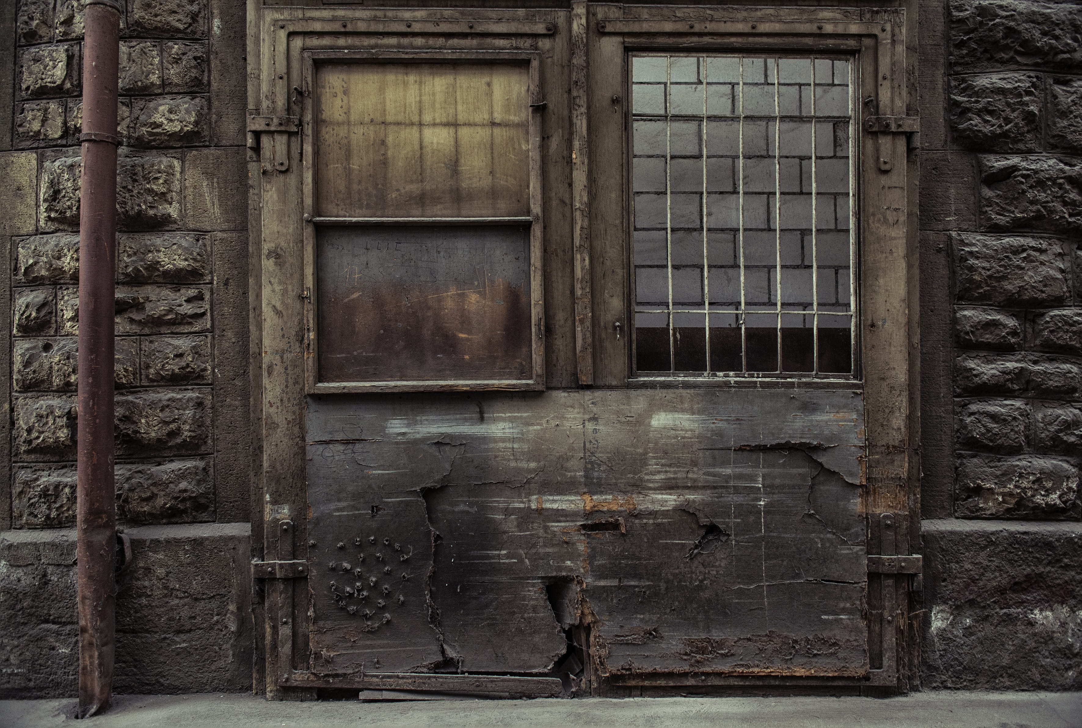 architecture, outdoors, bare, rusted, no people, goal, day, closed, destruction, old, wood, 2K, wood - material, structure, wall - building feature, safety, HD Wallpaper