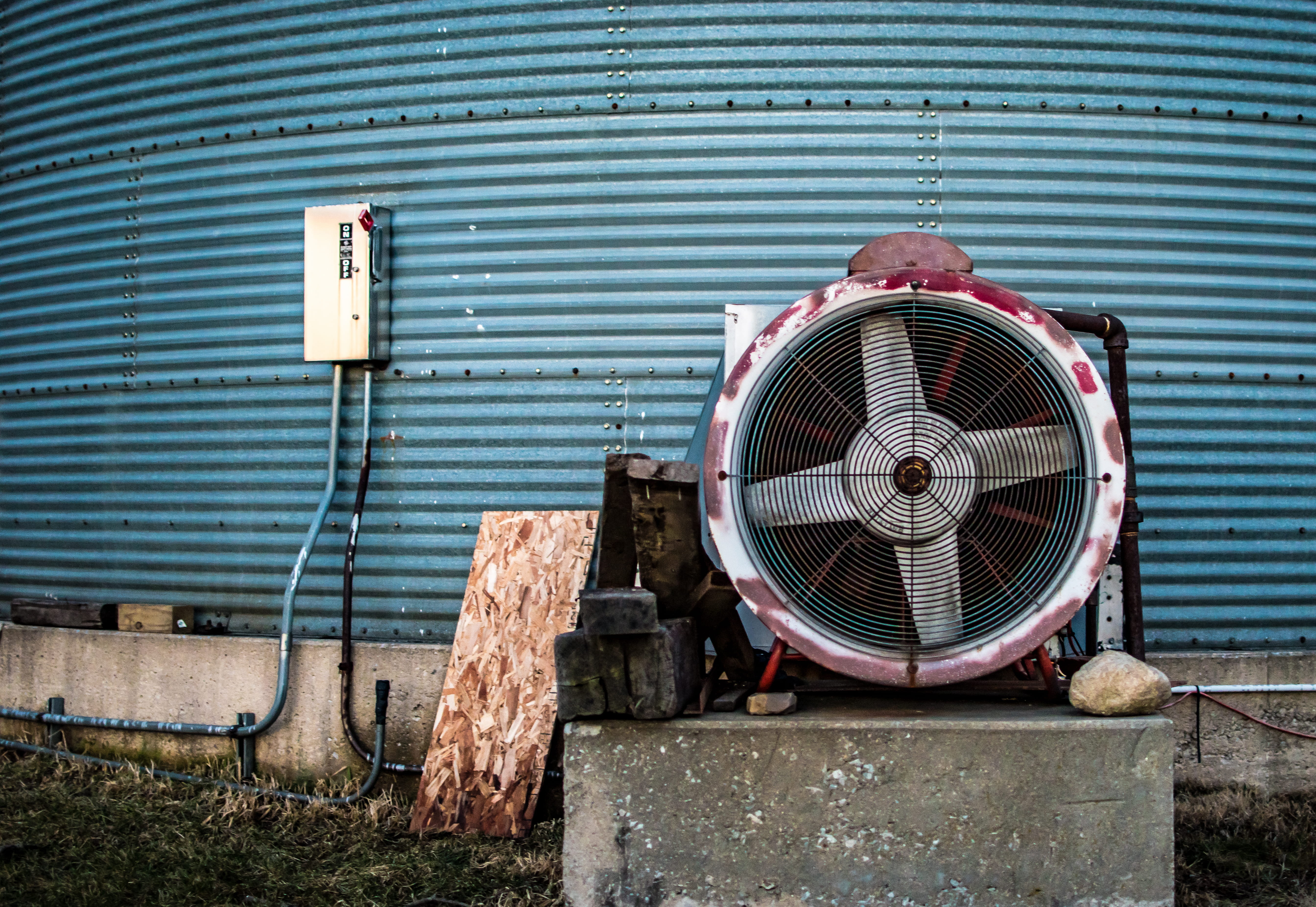 fan, building exterior, condenser, 5K, shutter, red, pattern, exhaust fan, house, centrifugal, closed, wood - material, built structure, industrial, building, HD Wallpaper