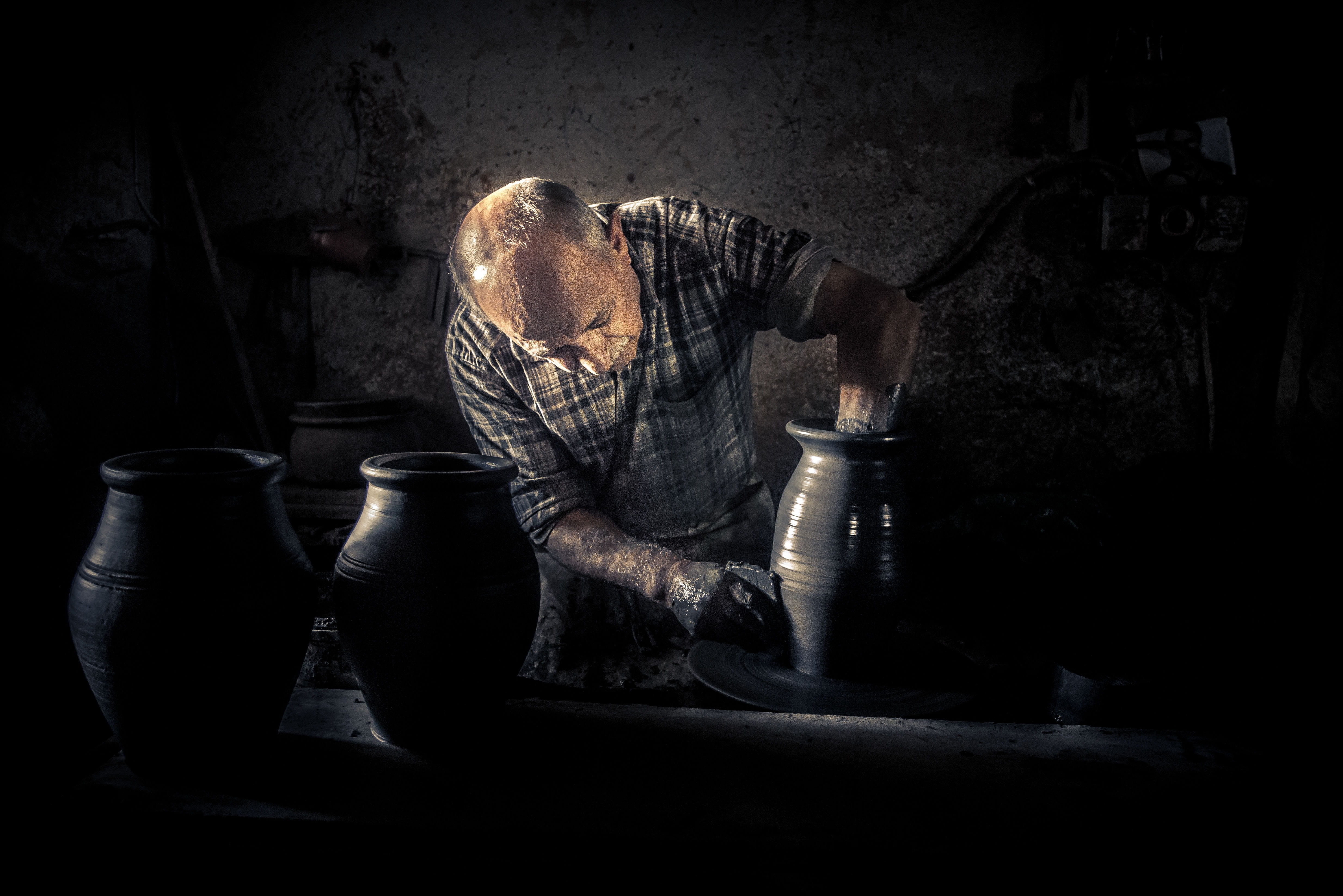 occupation, one mature man only, master, one person, mature adult, only men, Worker, art and craft, skill, people, 4K, container, protection, workshop, HD Wallpaper