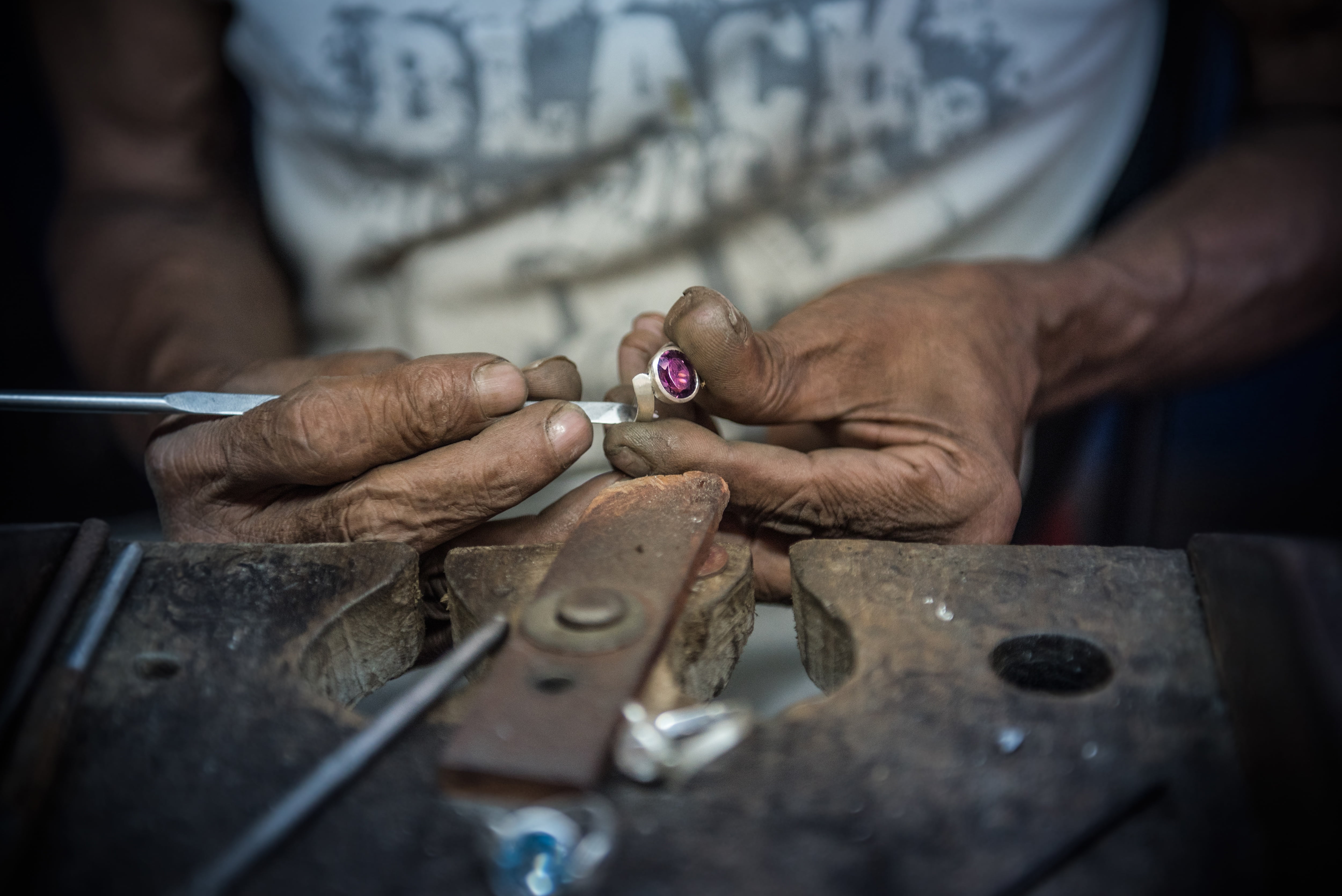 business, sri lanka, work tool, hand, expertise, art and craft, human body part, skill, colored, dirty, selective focus, working, metal industry, close-up, HD Wallpaper