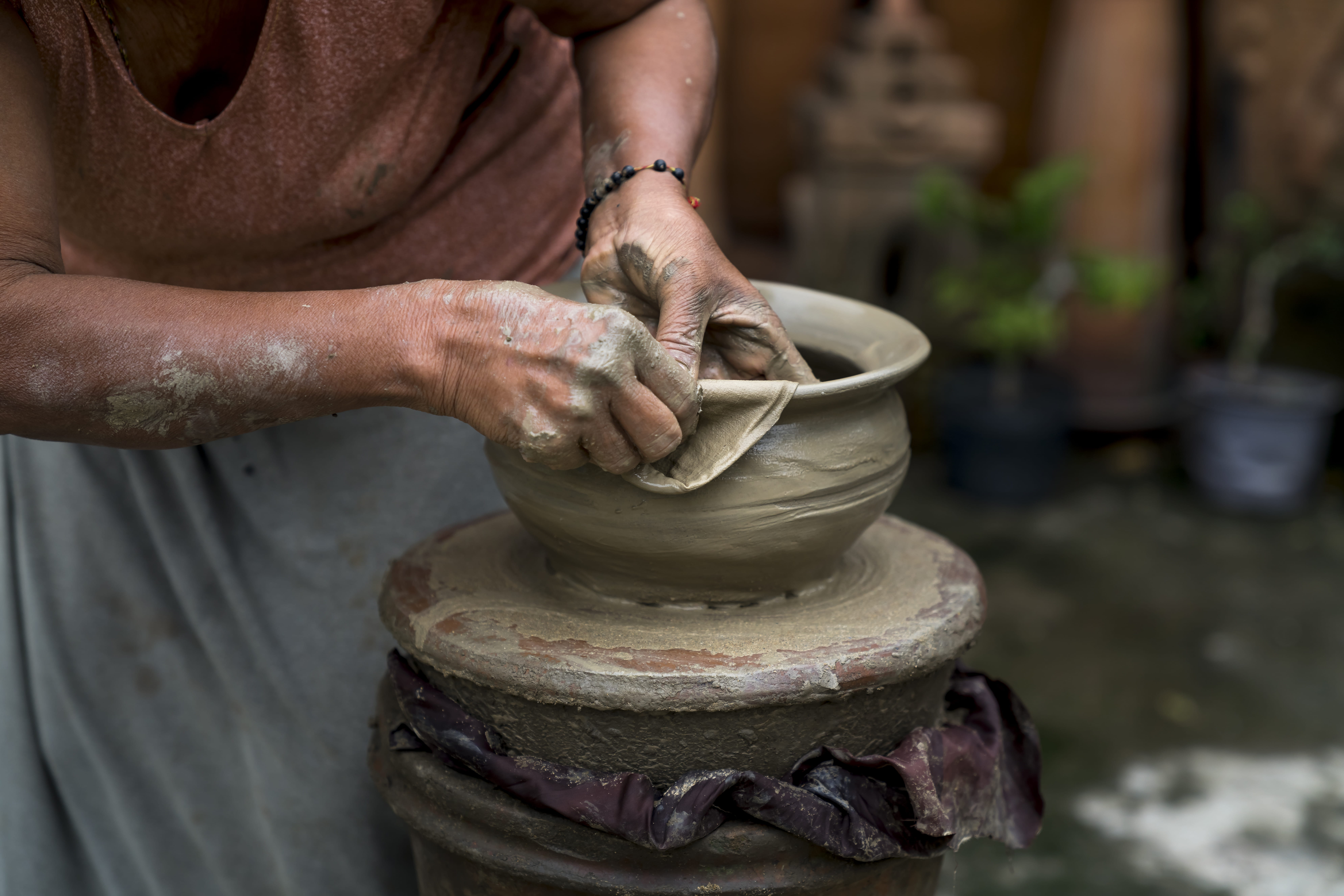 clay, making, craftsmanship, maker, container, spinning, craftsperson, jug, 8K, mud, art, sculptor, art and craft, arts and crafts, occupation, hand, artisan, HD Wallpaper