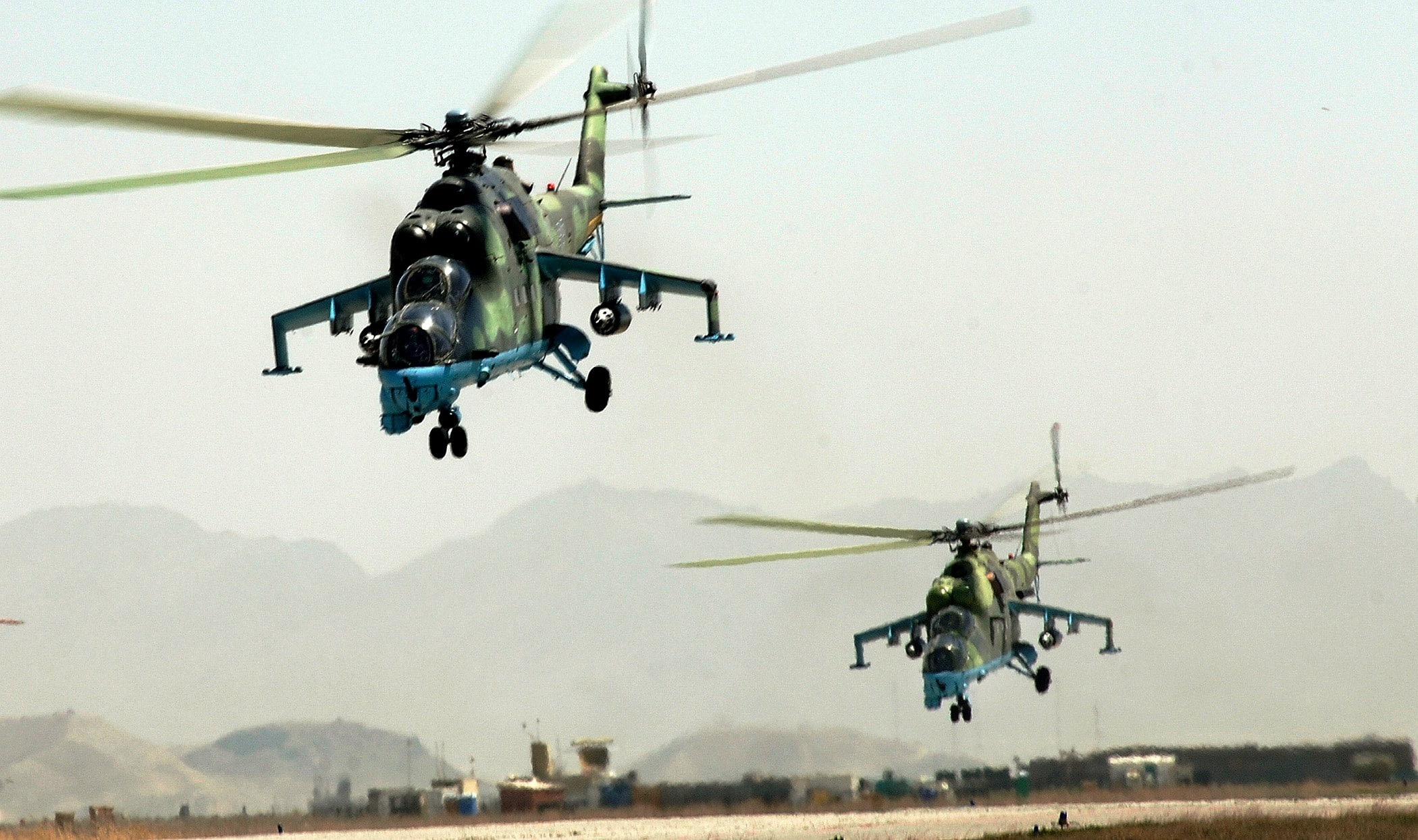 propeller, armed forces, 1080P, air vehicle, landing - touching down, mi 24 hind, mid-air, military training, outdoors, on the move, mode of transportation, HD Wallpaper