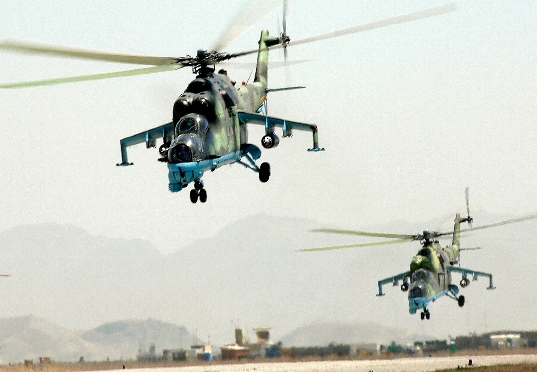 people, army, sky, propeller, helicopter, on the move, transportation, hovering, military training, landing - touching down, air force, air vehicle, armed forces, HD Wallpaper
