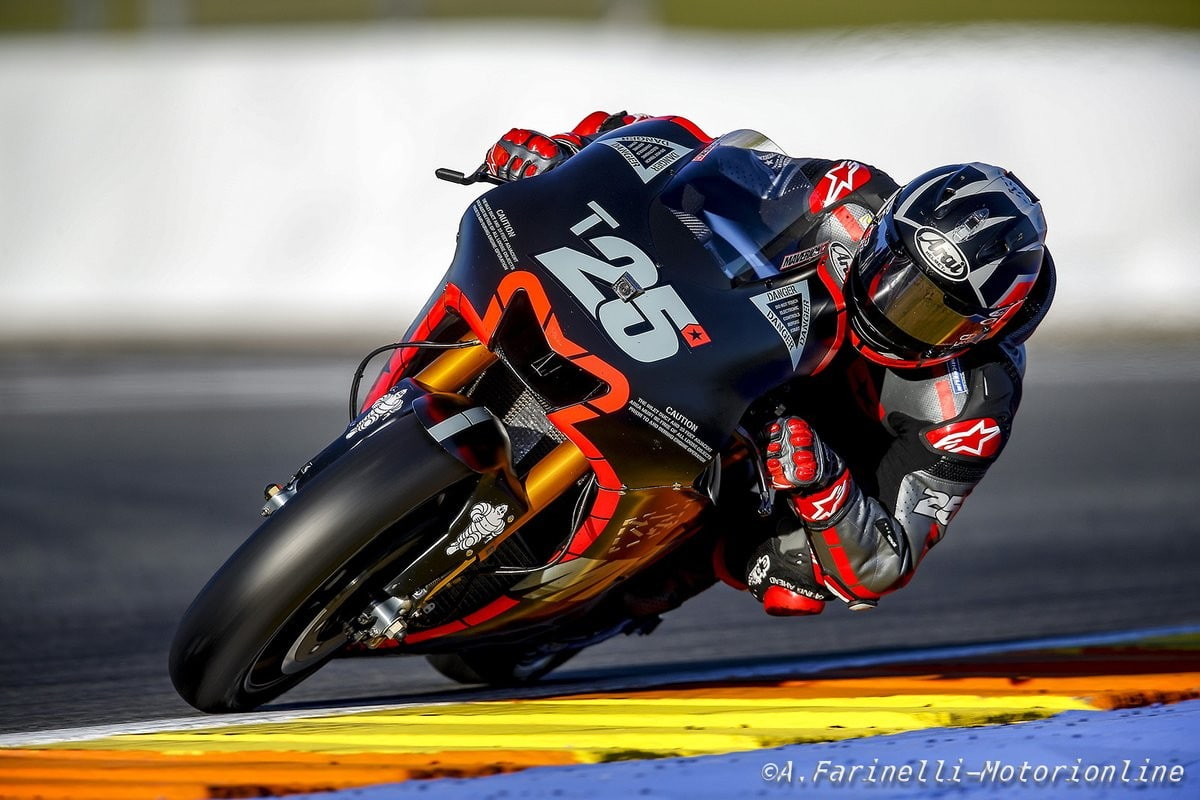 Moto GP, sport, focus on foreground, nature, outdoors, no people, sports equipment, transportation, day, personal accessory, motorcycle, headwear, safety, HD Wallpaper