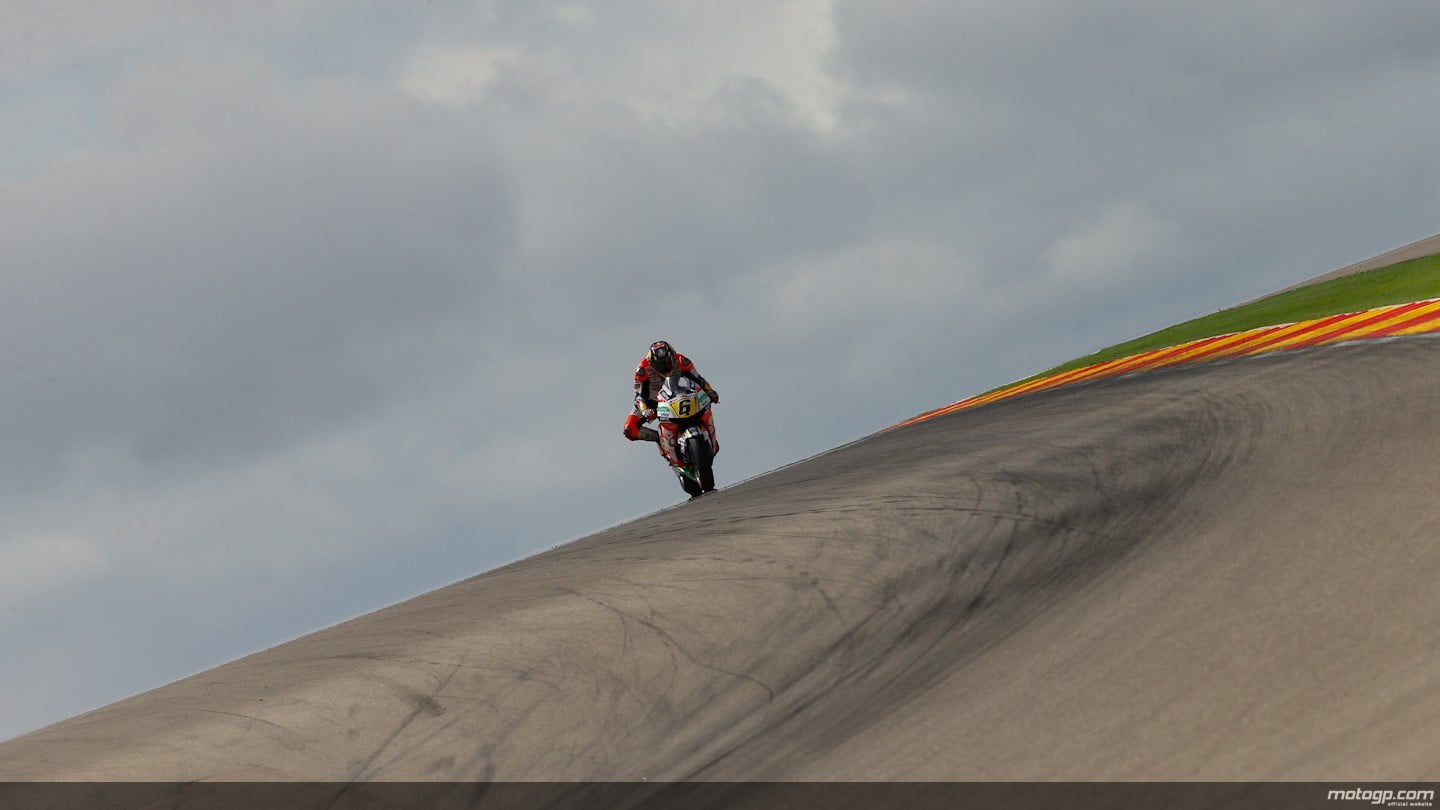 holiday, red, Stefan Bradl, leisure activity, low angle view, nature, extreme sports, day, men, one person, sky, lifestyles, unrecognizable person, bike, HD Wallpaper
