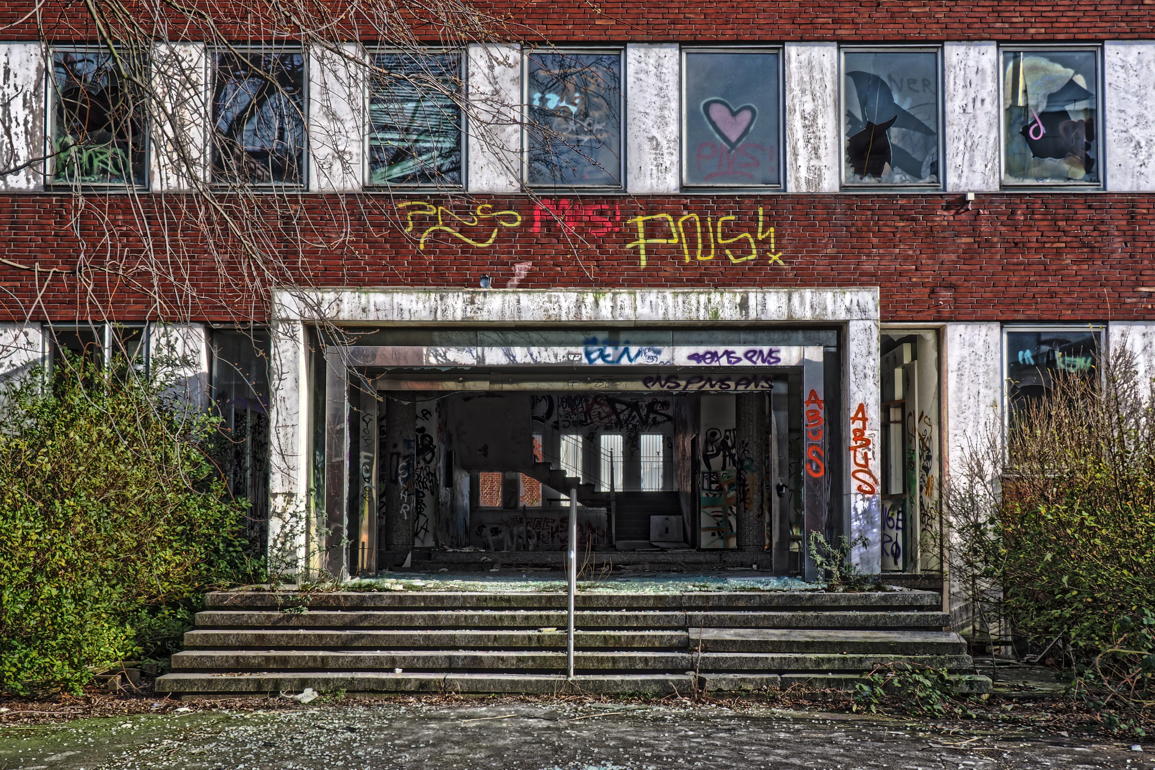entrance, dark, outdoors, no people, dilapidated, lapsed, ruin, old building, empty, forget, 4K, railing, broken, forgotten places, hdr, building exterior, HD Wallpaper