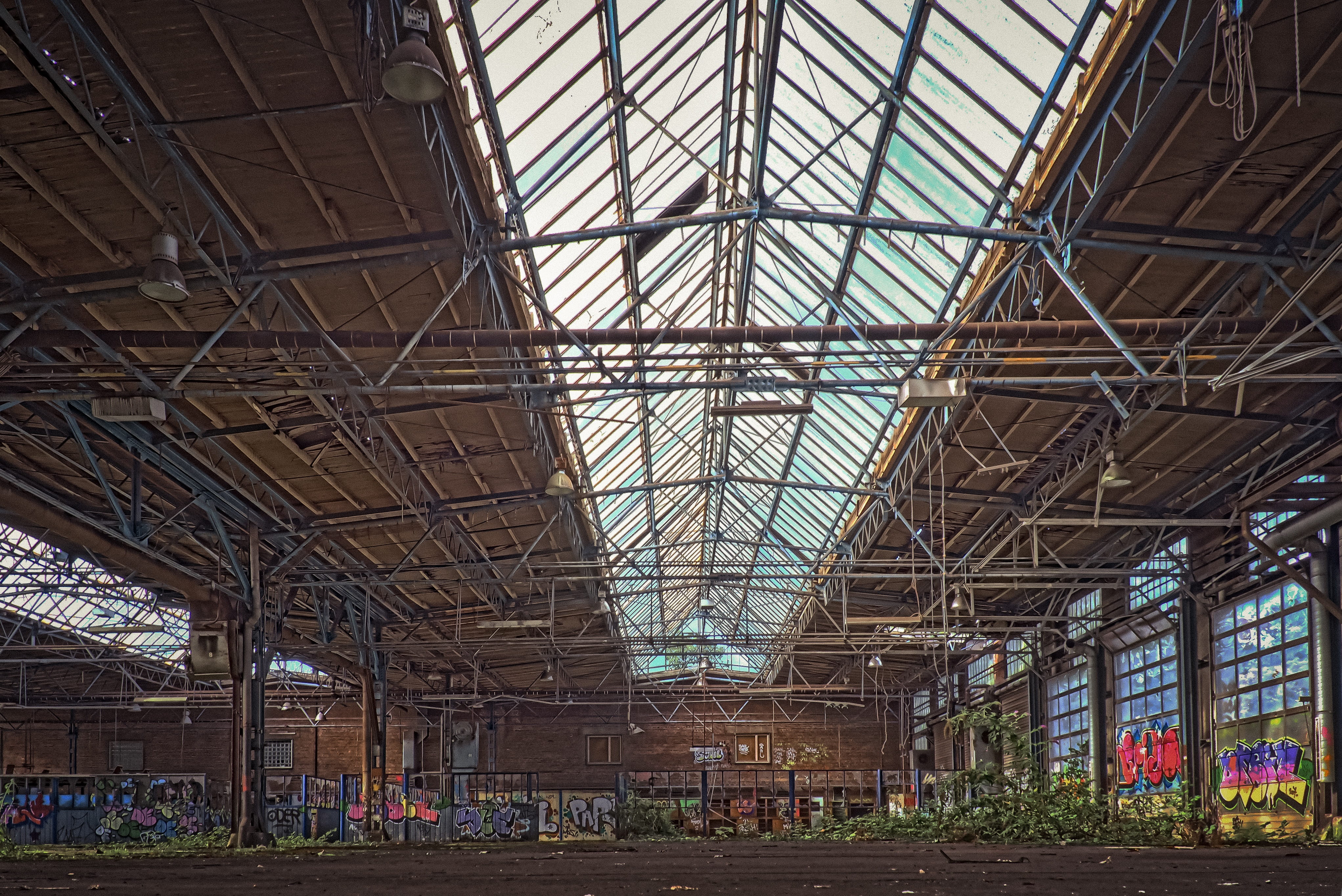 industrial building, industry, old, maschinenhalle, ailing, architecture, rail transportation, ceiling, low angle view, metal, hall, finiteness, building, HD Wallpaper