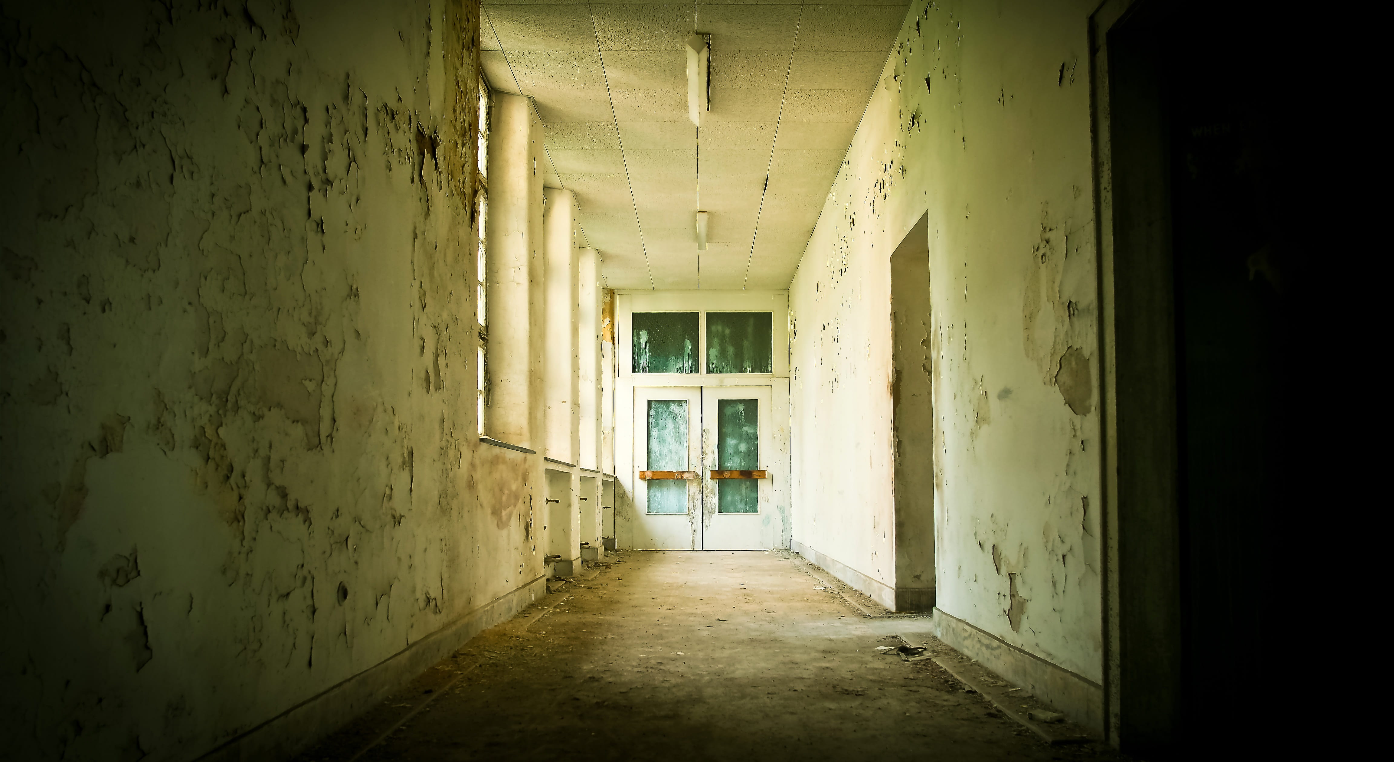 ailing, mood, mystical, weird, unused, gang, empty, arcade, decay, break up, atmosphere, home, window, gloomy, no people, school, pforphoto, building, direction, HD Wallpaper