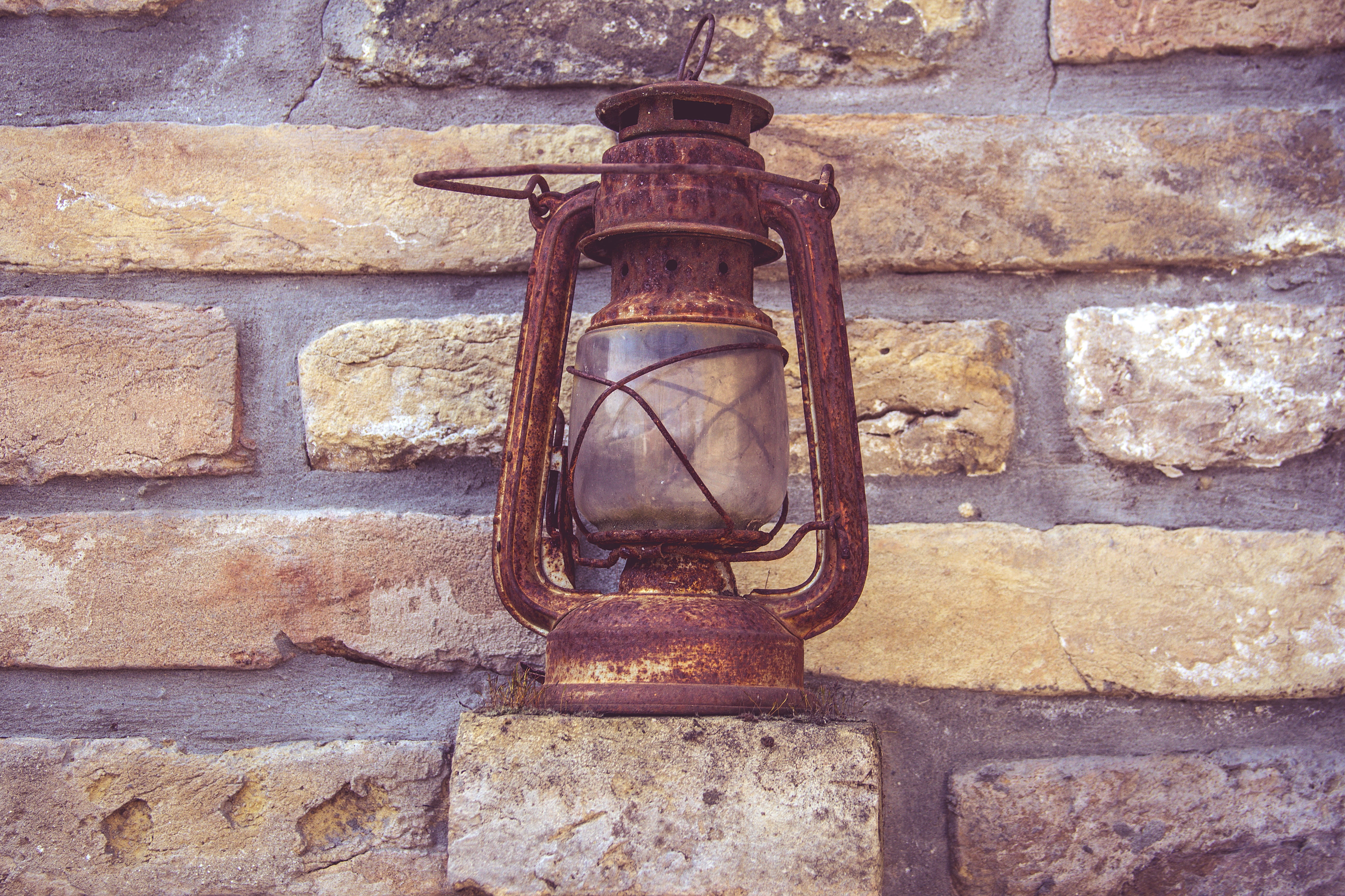 outdoor, Iron, style, used, lantenr, hardware, veteran, pattern, hurricane lamp, brown, hanging, brick wall, kerosene, Rust, weathered, steel, old-fashioned, HD Wallpaper
