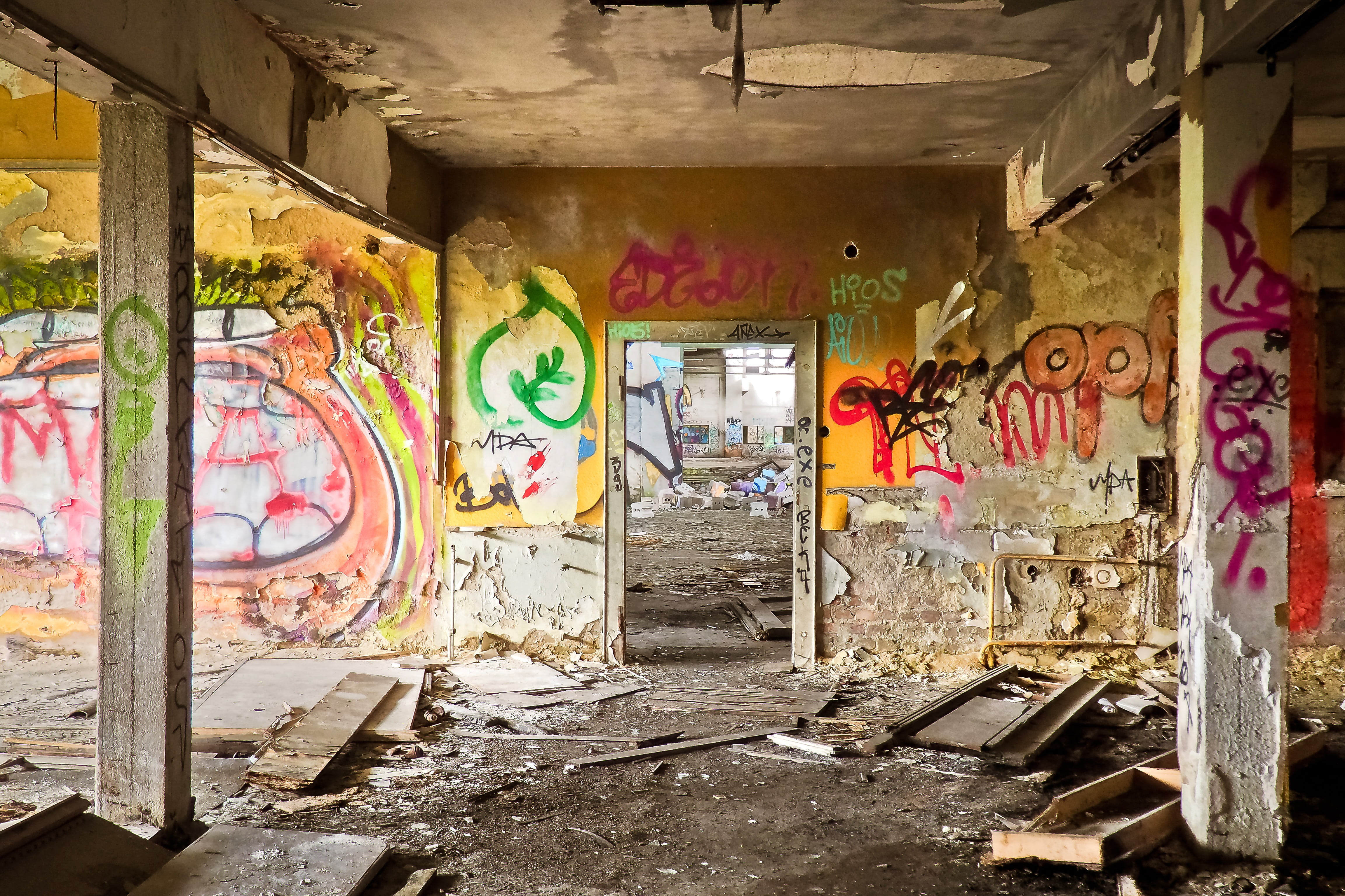 columnar, weathered, ruin, door, train, 4K, old building, dirt, goods station, break up, multi colored, decay, lost places, old factory, building, pforphoto, HD Wallpaper