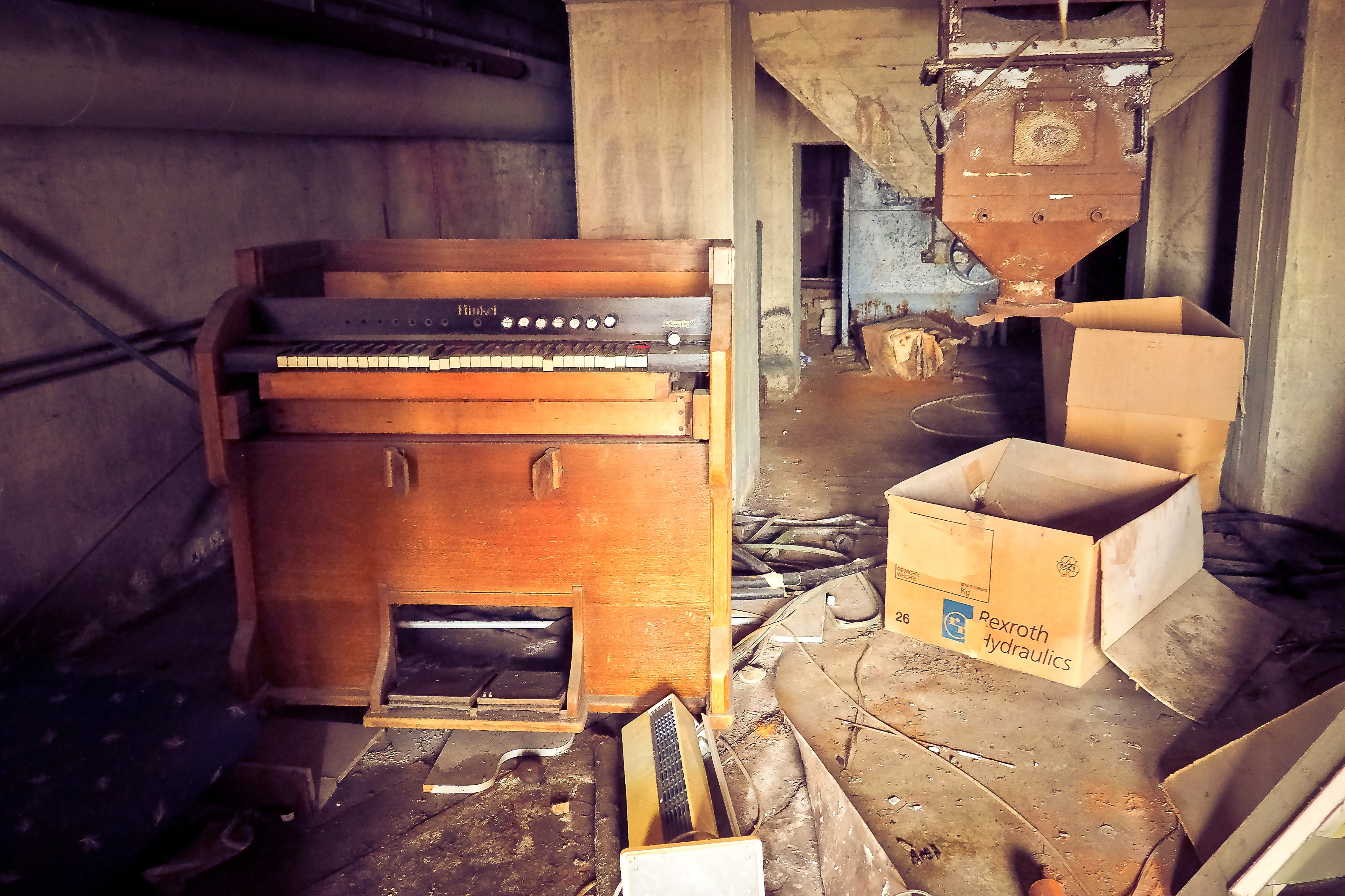 run down, history, architecture, abandoned, day, transience, stack, weird, dark, wood, container, ruin, forget, break up, neglected, cabinet, building, HD Wallpaper