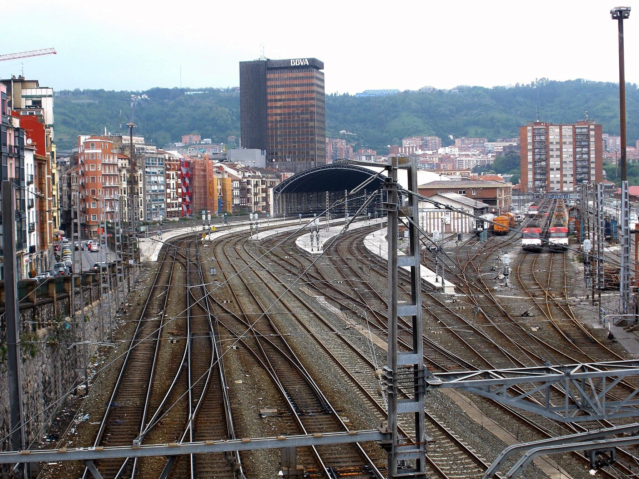 clouds, mass transit, bilbao, city, Spain, skyscraper, cable, urban Scene, mode of transportation, architecture, train, 1080P, depot, urban, spain, pollution, HD Wallpaper