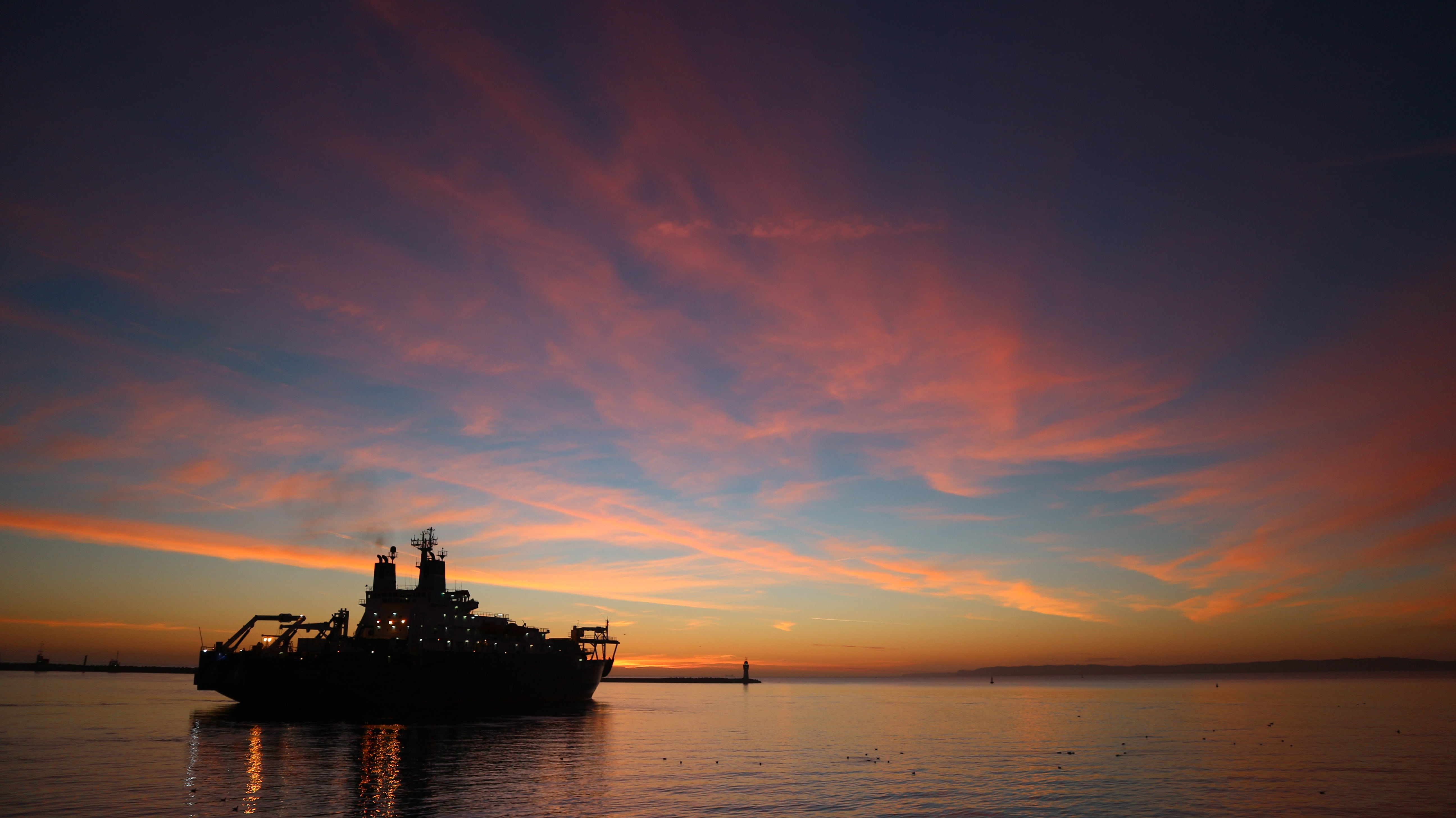 reflection, island, offshore platform, ship, seafaring, nature, logistics, sun, 5K, water, sea, lighting, transportation, oil industry, cloud - sky, sky, HD Wallpaper