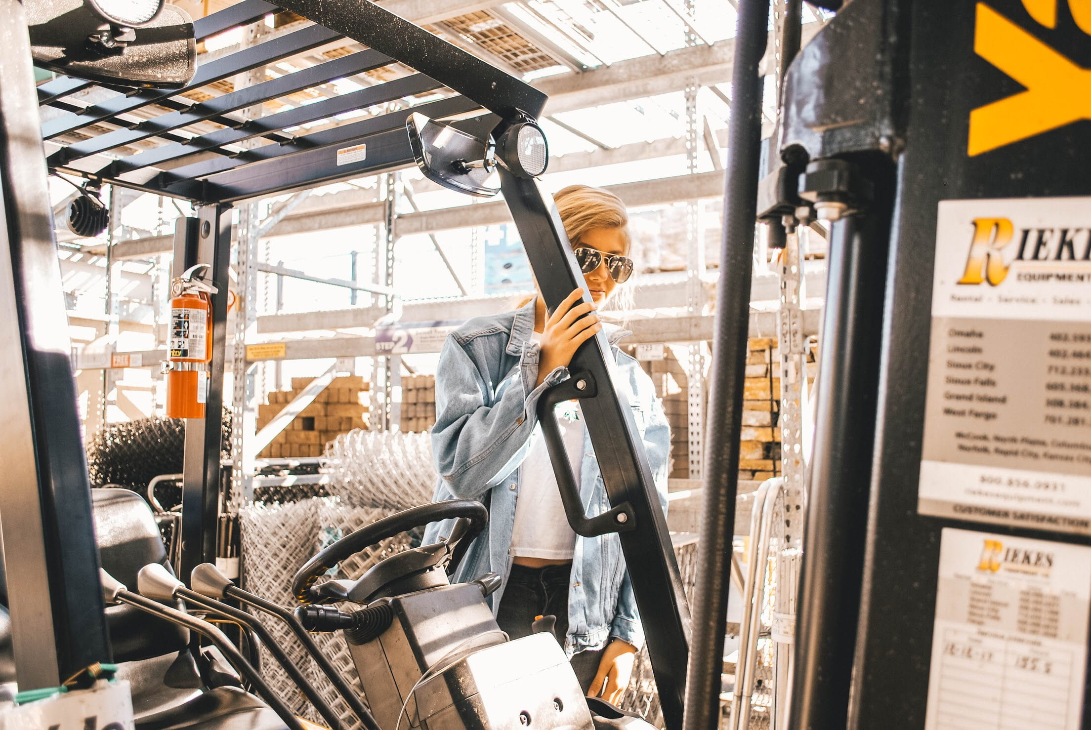 occupation, forklift truck, front, man, entrepreneur, adult, business, person, casual clothing, 1080P, forklift, consumerism, real people, young adult, HD Wallpaper