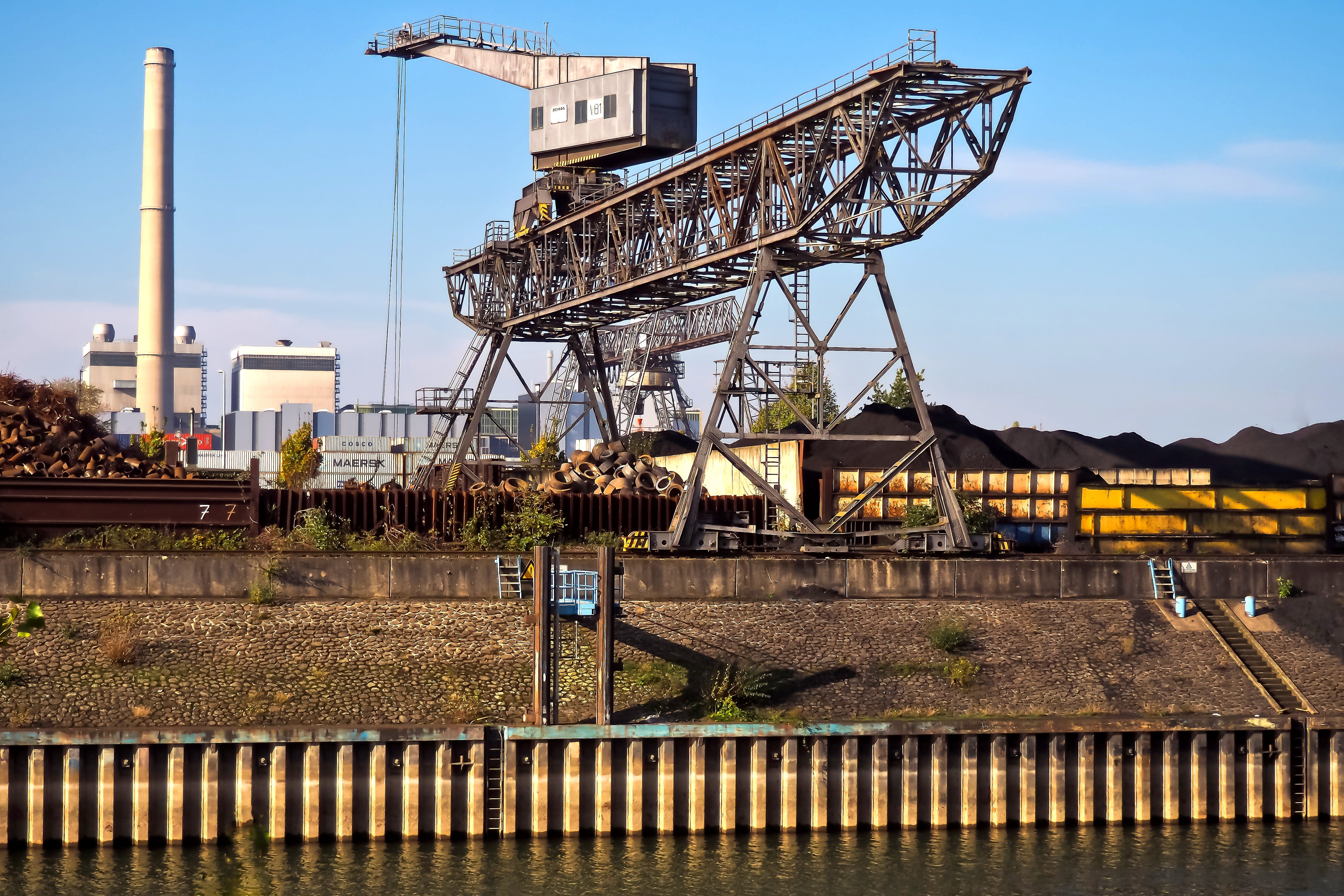 architecture, built structure, marketing hub, envelope, factory, loading crane, transport of goods, transport, crane - construction machinery, sky, building exterior, HD Wallpaper