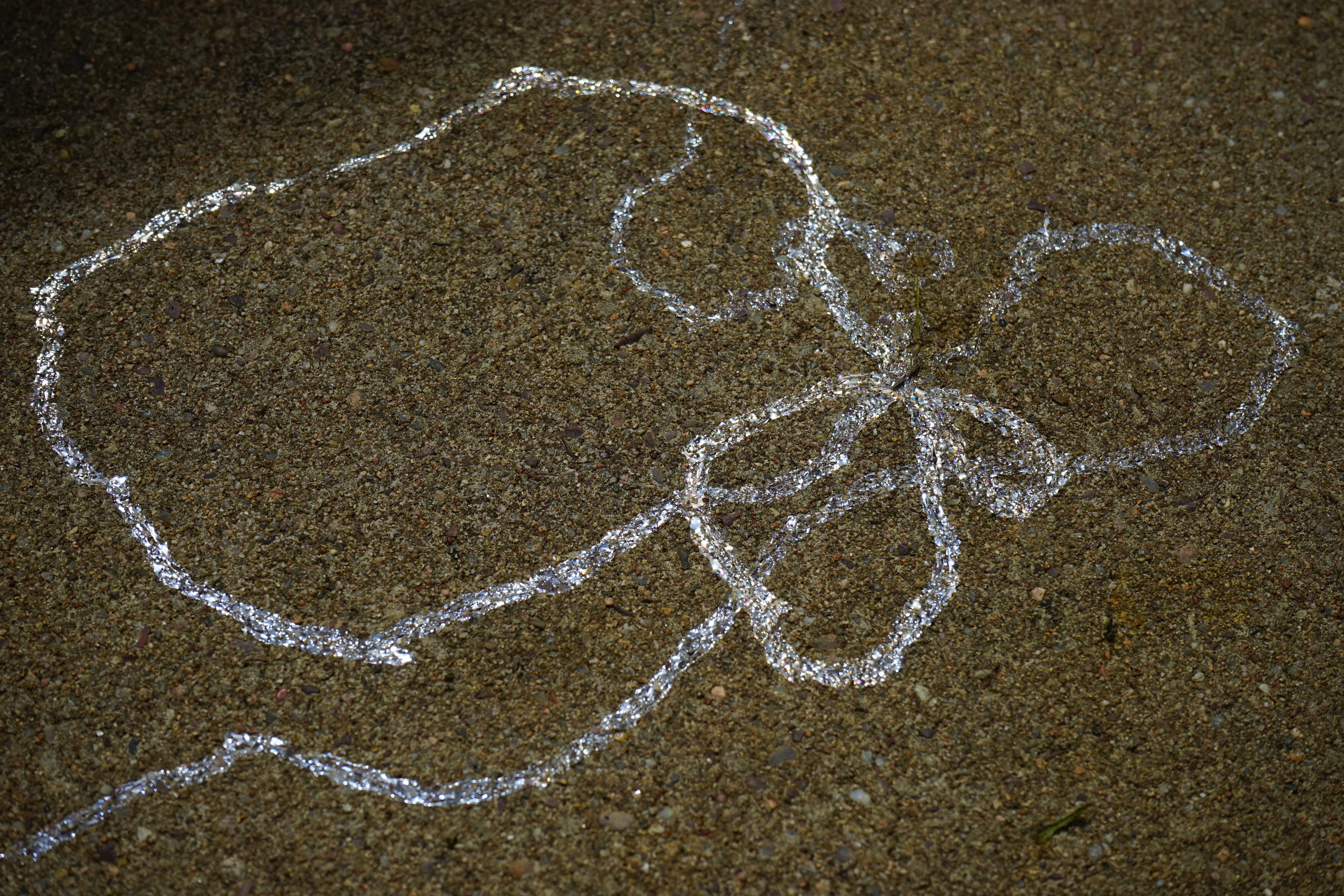 Mucus, outdoors, mucus carpet, land, drawing - art product, no people, team sport, chalk drawing, snail trail, away, chalk - art equipment, road, heart shape, HD Wallpaper