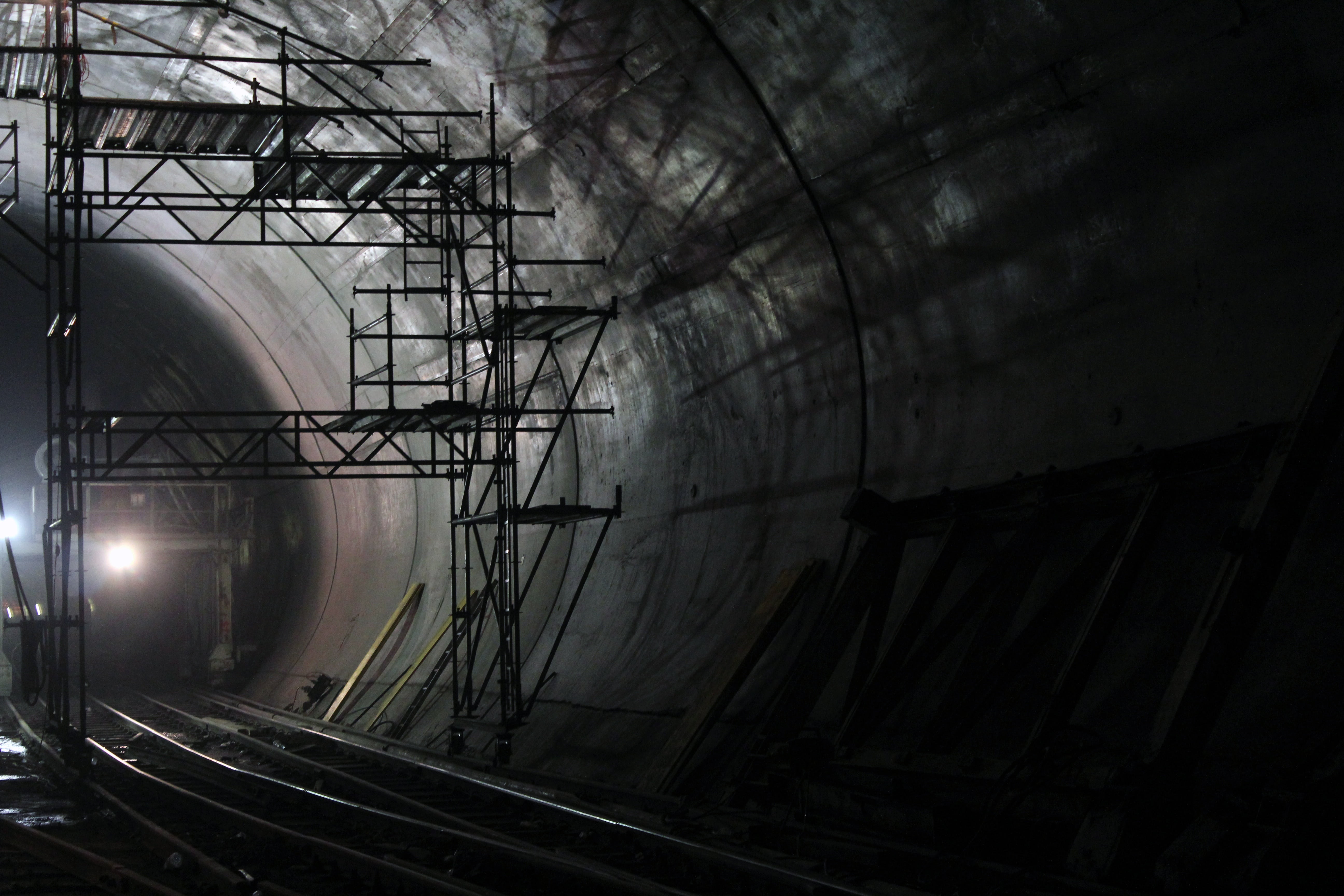 metal, mode of transportation, architecture, track, built structure, build, ruined, dirty, dark, industry, factory, back light, rail transportation, scaffolding, HD Wallpaper
