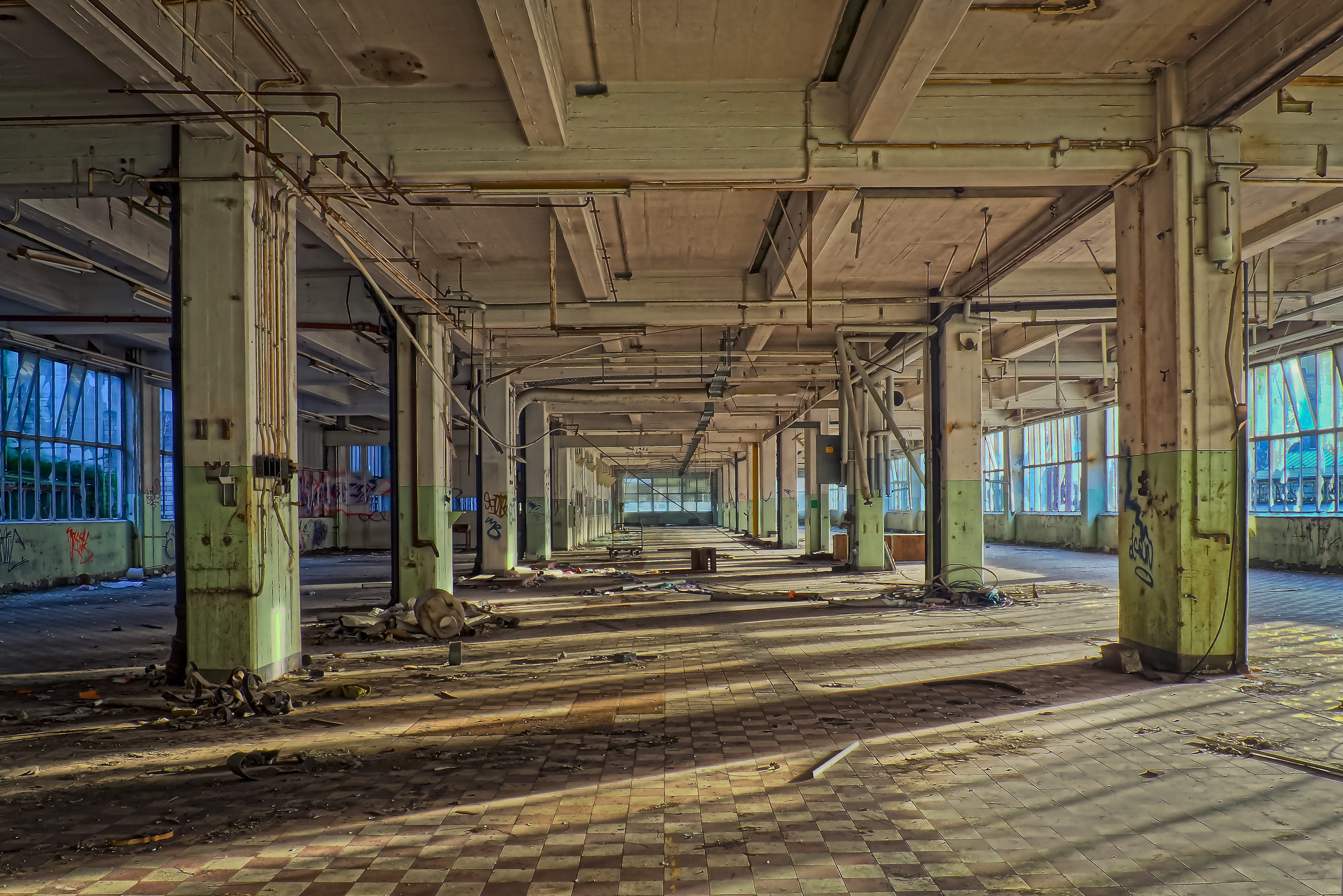 run-down, large, industry, no people, factory, ruined, decline, gloomy, bad condition, obsolete, forget, neglected, indoors, decay, broken, direction, empty, HD Wallpaper