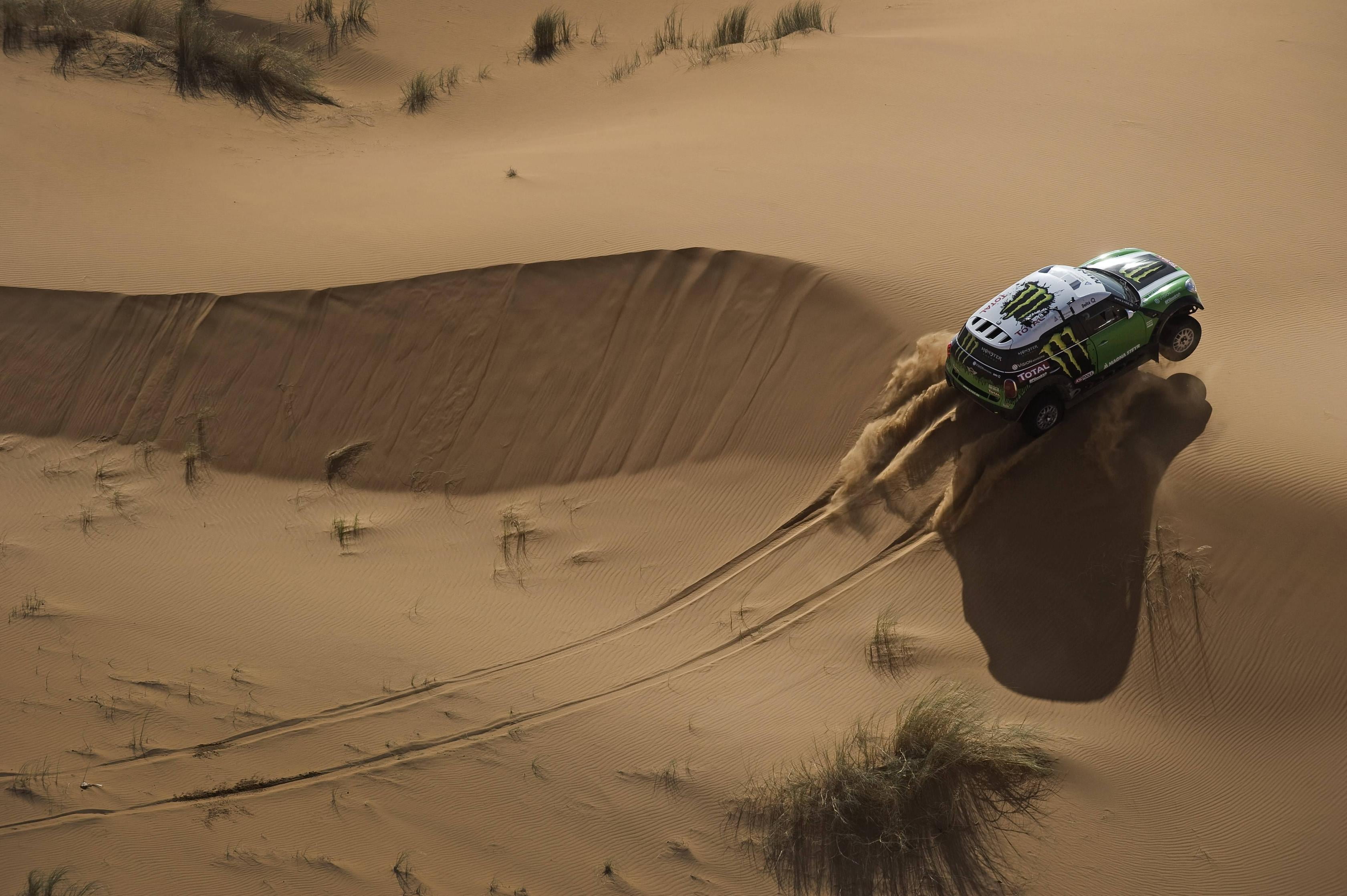 scenics - nature, arid climate, Sand Dunes, adventure, sand, climate, sport, one person, Mini Cooper, lifestyles, Rally, leisure activity, holding, desert, HD Wallpaper