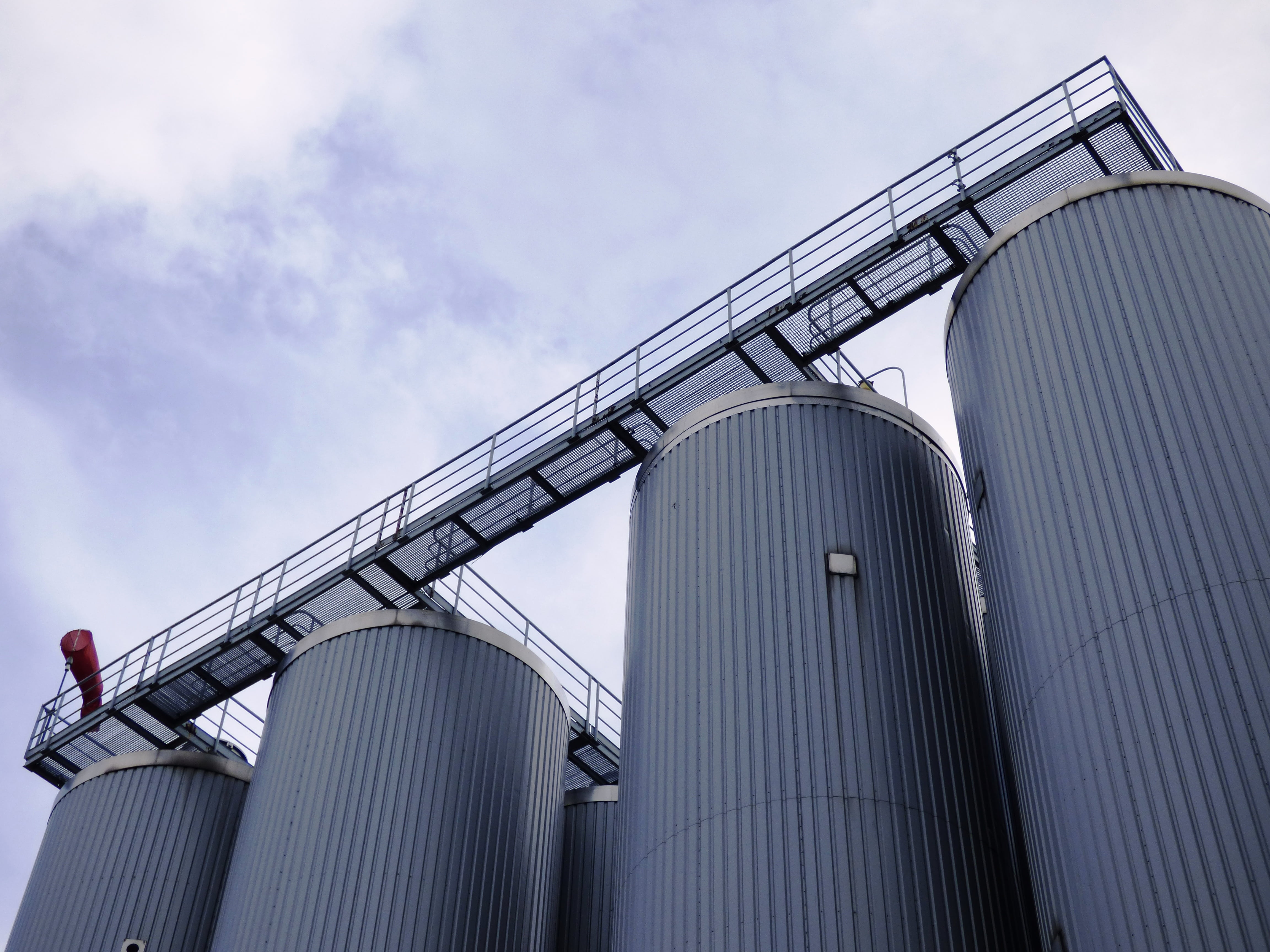 4K, business, tychy, nature, bridge, cloud - sky, real people, bridge - man made structure, brewery, daytime, silos, sky, technology, company, alloy, vats, HD Wallpaper