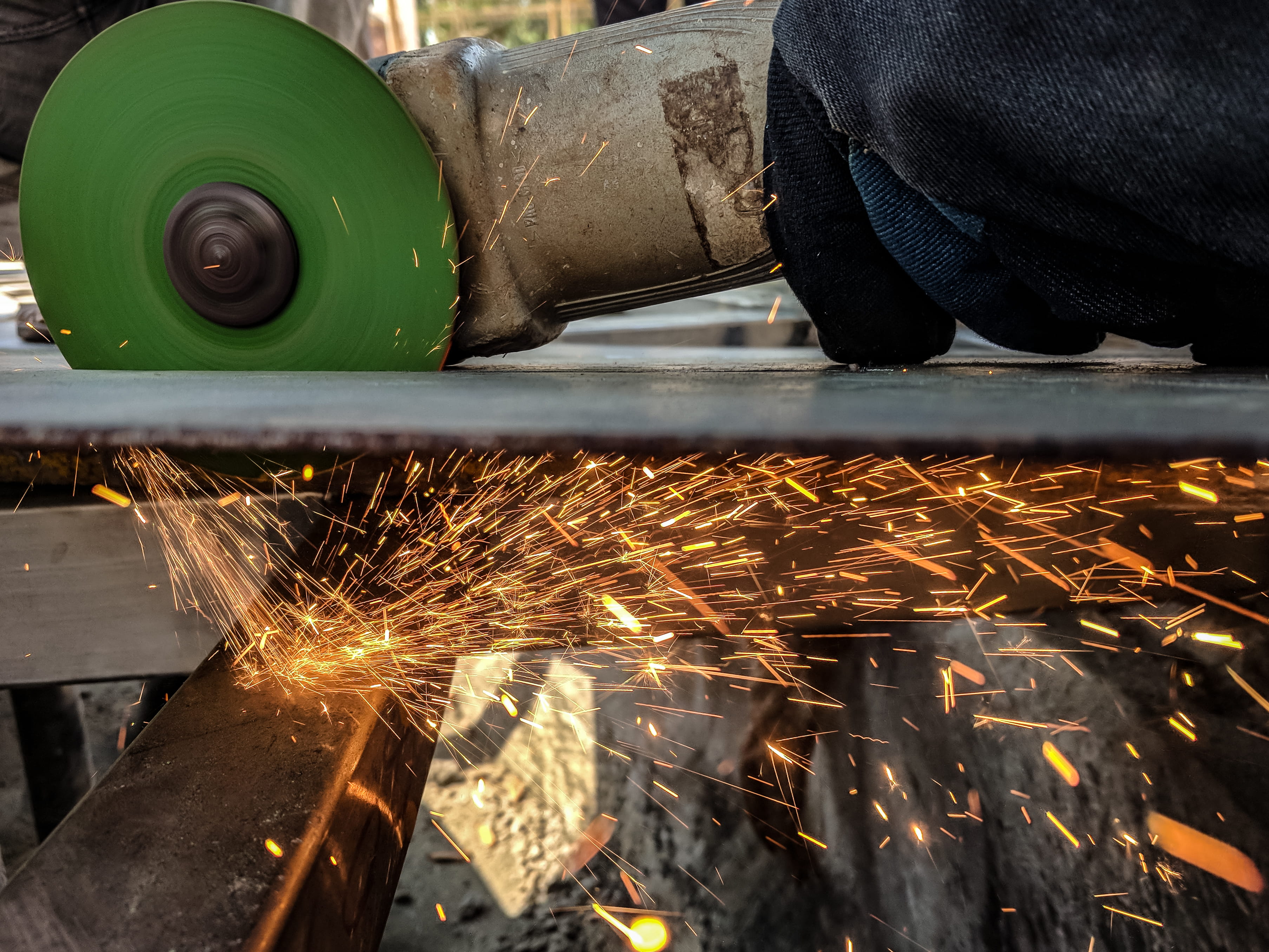 occupation, workshop, construction, industry, real people, long exposure, metal work, factory, indoors, blurred motion, worker, manufacturing equipment, HD Wallpaper