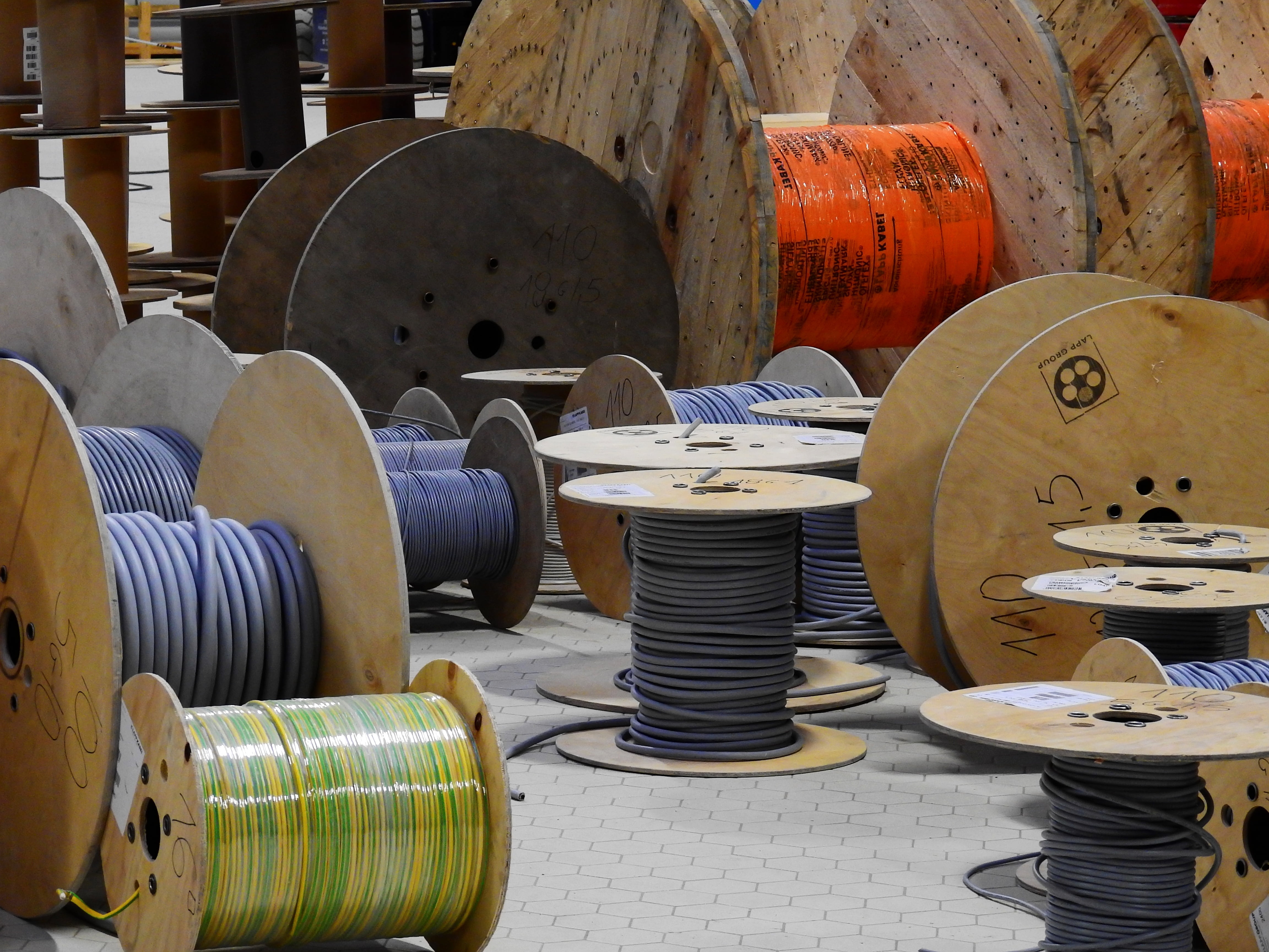 business, spool, indoors, crockery, ceramics, order, barrel, craftsmen, cylinder, elektrik, power line, energy, stack, arrangement, construction, plate, HD Wallpaper