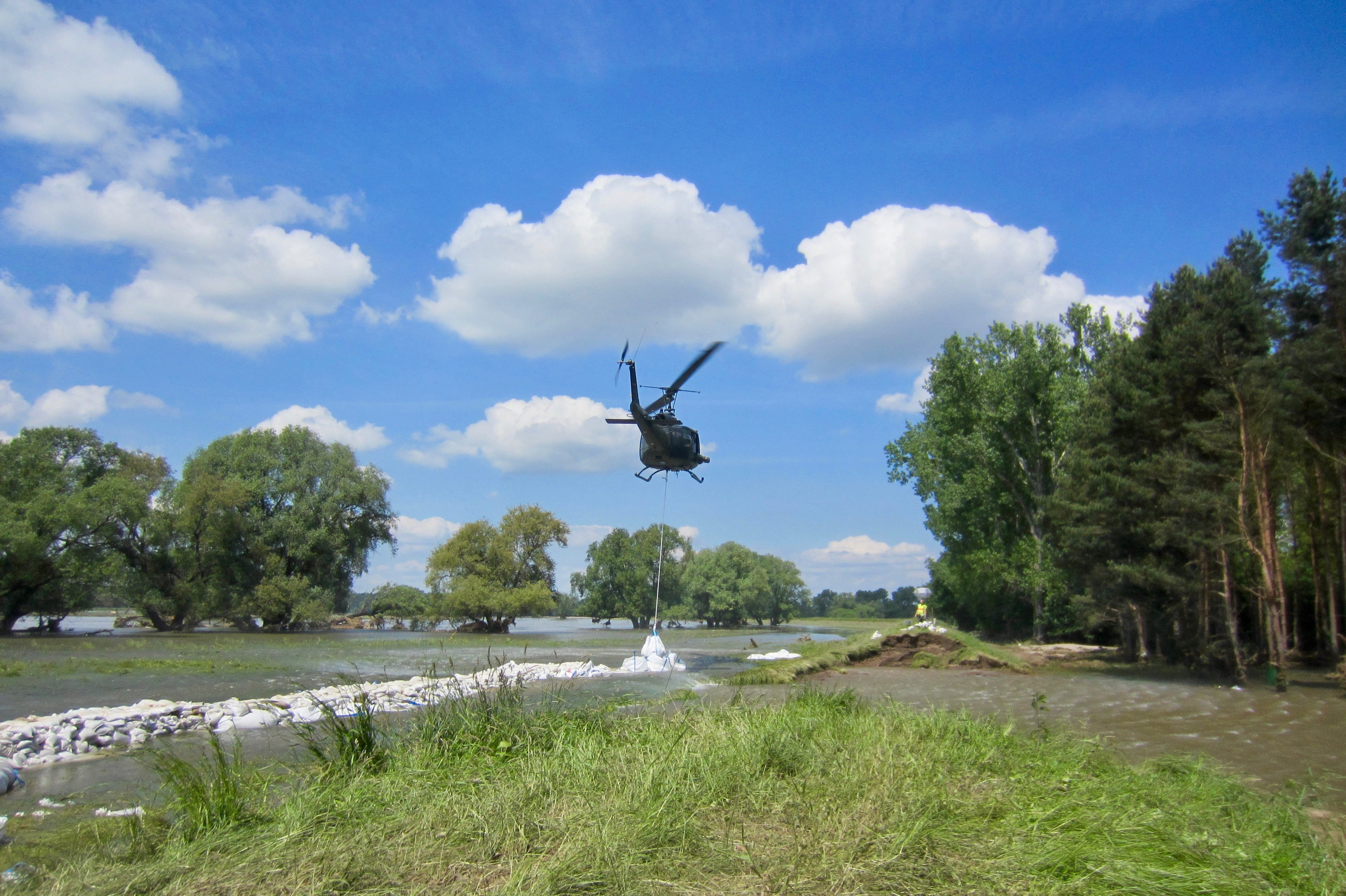 4K, tree, armed forces, mode of transportation, no people, dam, landing - touching down, nature, mid-air, day, transportation, trough, air vehicle, motion, HD Wallpaper