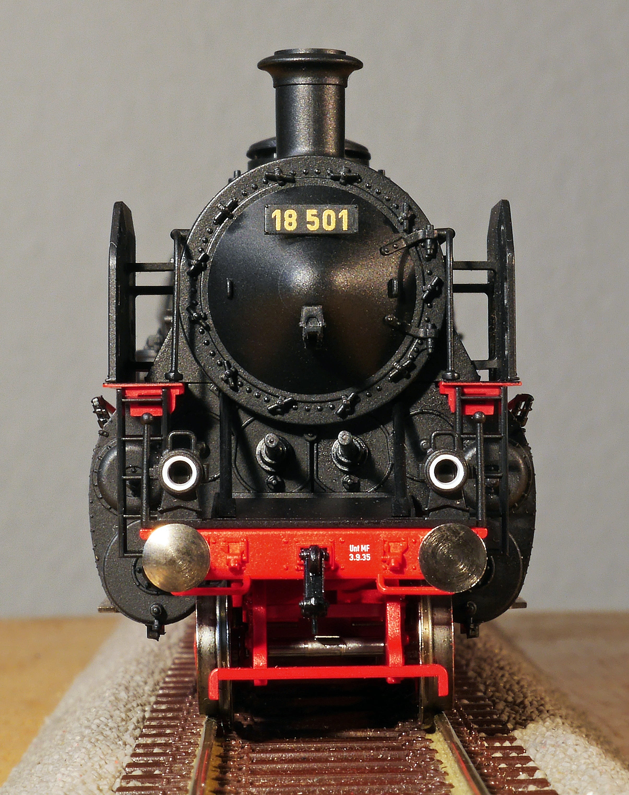 scale h0, close-up, model, railway, br18, toys, steam train, machinery, single object, bavarian, black color, 2K, maffei, rail transportation, steam locomotive, Phone HD Wallpaper