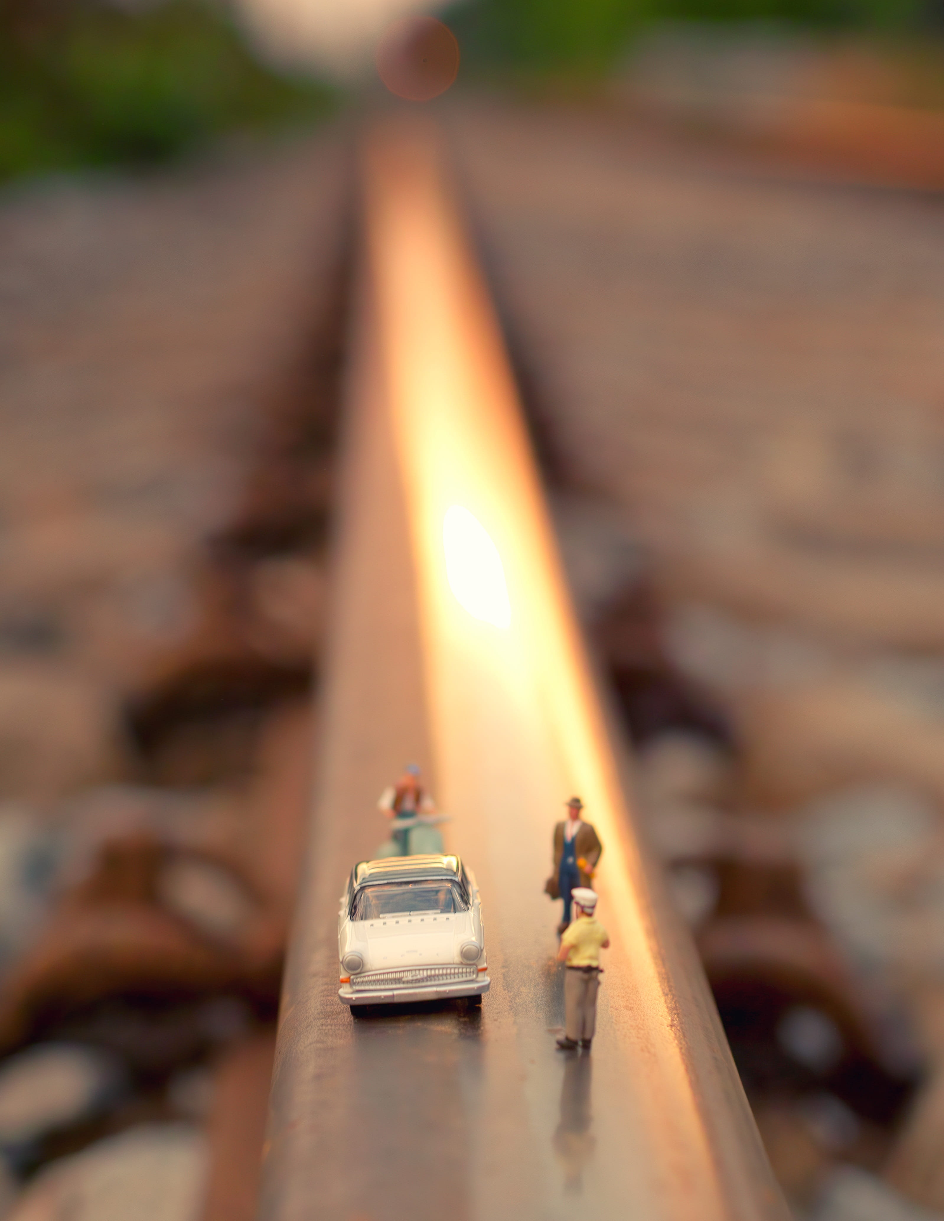 day, focus on foreground, pkw, mini, electric lamp, motorcycle, h0, in a row, direction, cop, scale h0, toy figure, nature, vanishing point, deco, roller, Phone HD Wallpaper