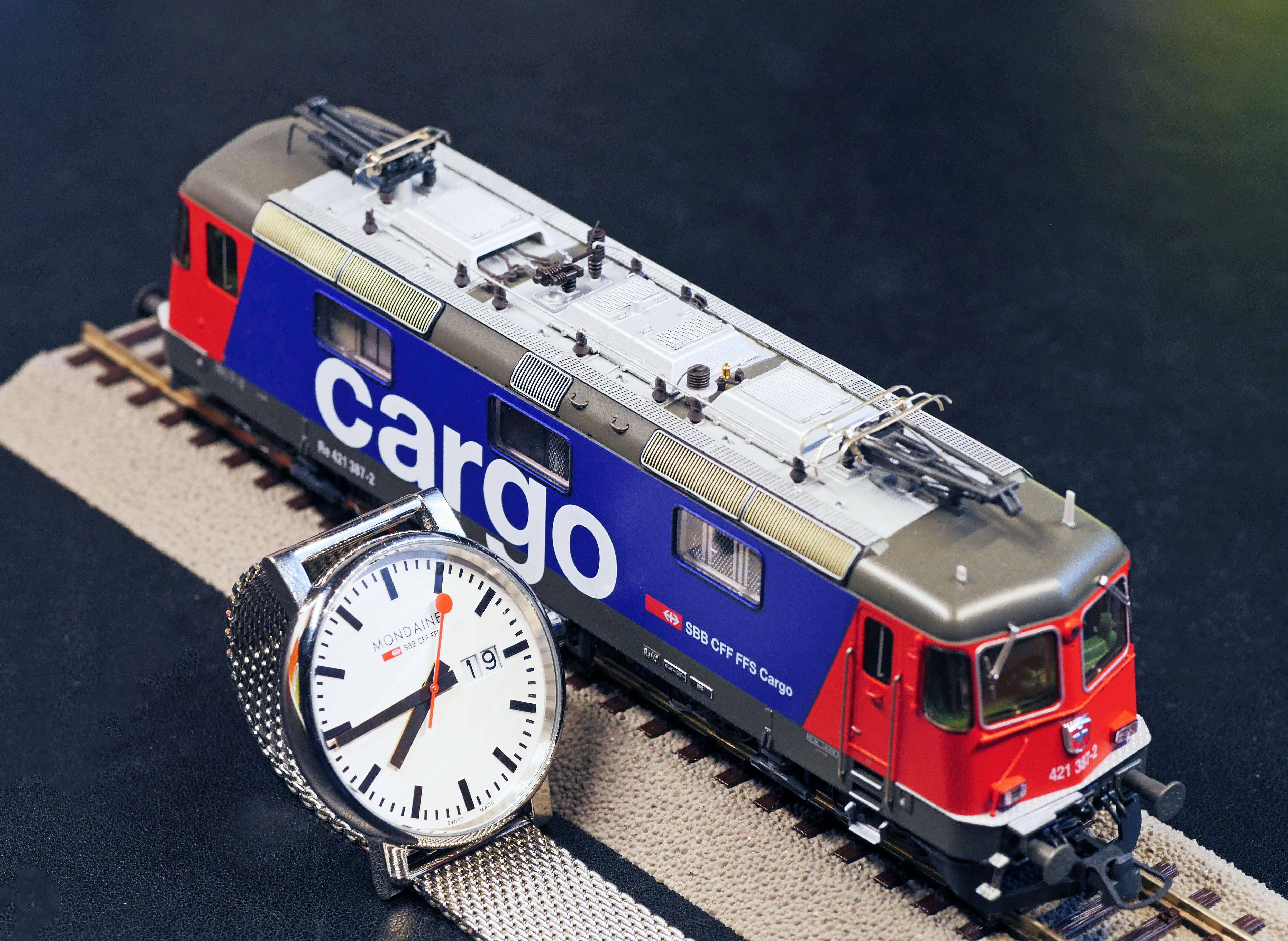 public transportation, high angle view, clock, normal time, railroad station, red blue, mode of transportation, law, cff, red, br 421, official equipment, HD Wallpaper