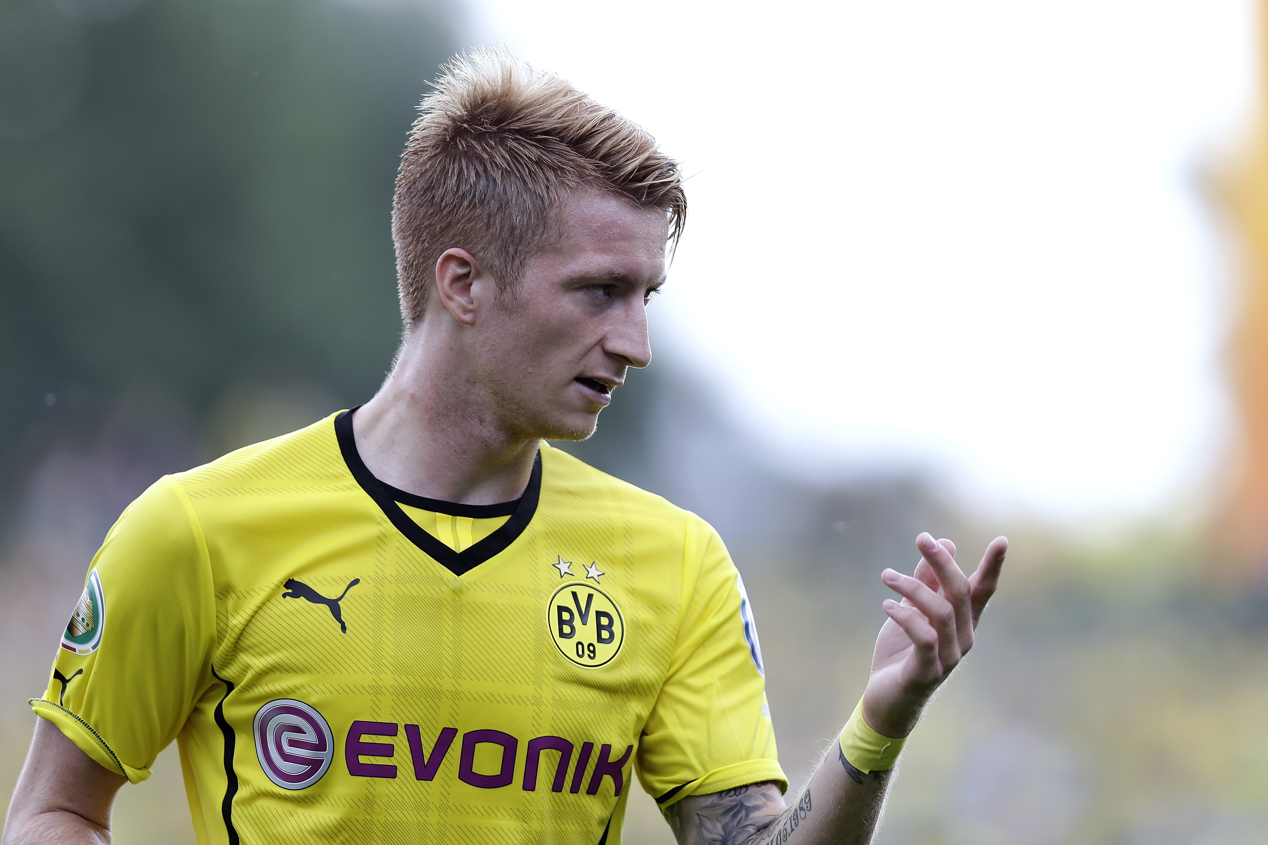 Royce, outdoors, soccer, Woody, waist up, clothing, Football, yellow, jersey, Marco, s, Voody. Germany, real people, adult, young adult, young men, men, HD Wallpaper
