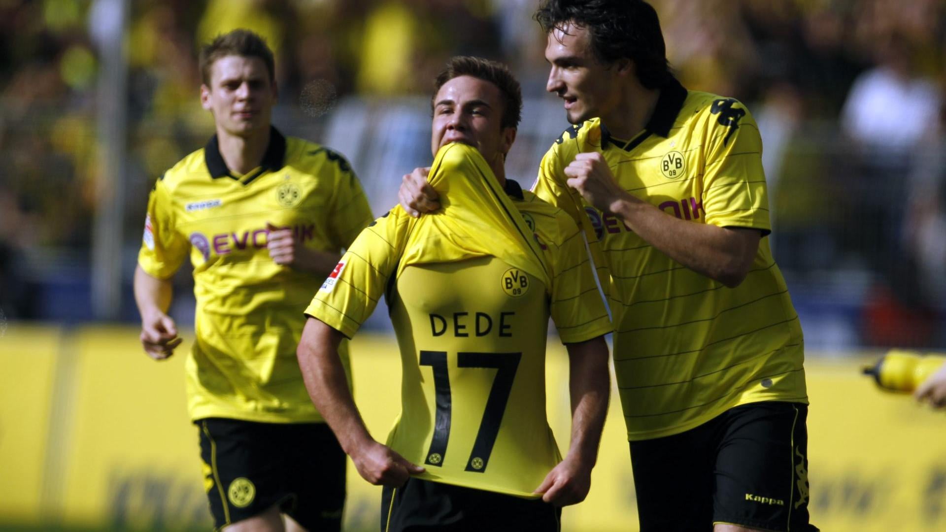 action, football wallpapers 1920x1200, winning, healthy Lifestyle, borussia dortmund, men, sport, football, togetherness, shirt, professional Sport, HD Wallpaper